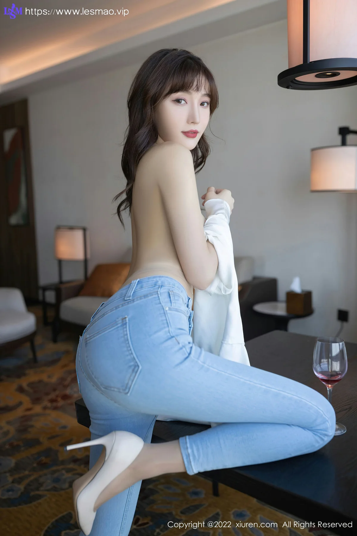 XiuRen 秀人 No.4425 简约白T 陆萱萱 性感写真90P - 21