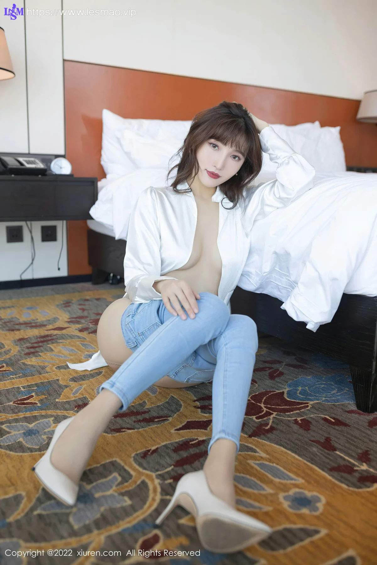 XiuRen 秀人 No.4425 简约白T 陆萱萱 性感写真90P - 37