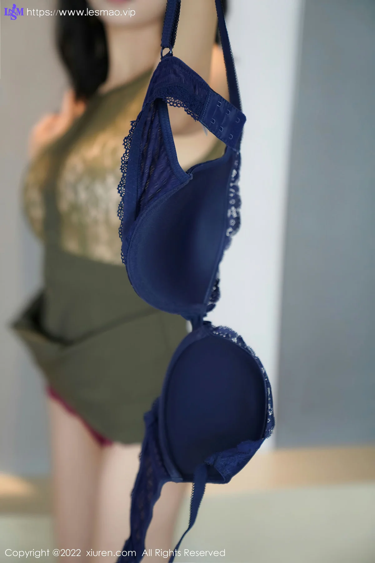 XiuRen 秀人 No.4428 魅惑蓝丝 蓝夏Akasha 性感写真 - 35