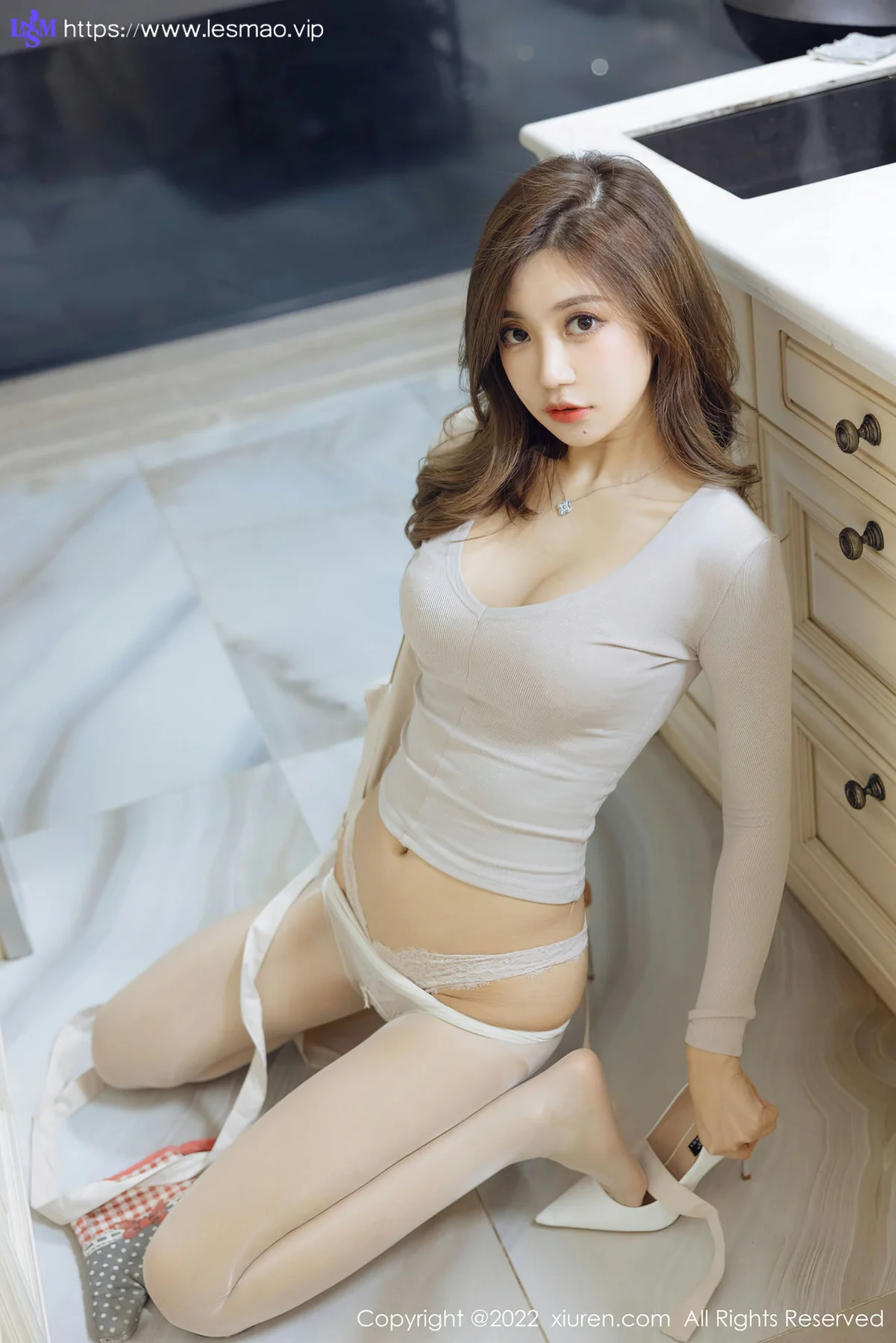 XiuRen 秀人 No.4438 厨娘上岗角色扮演 绮里嘉ula 性感写真111 - 41