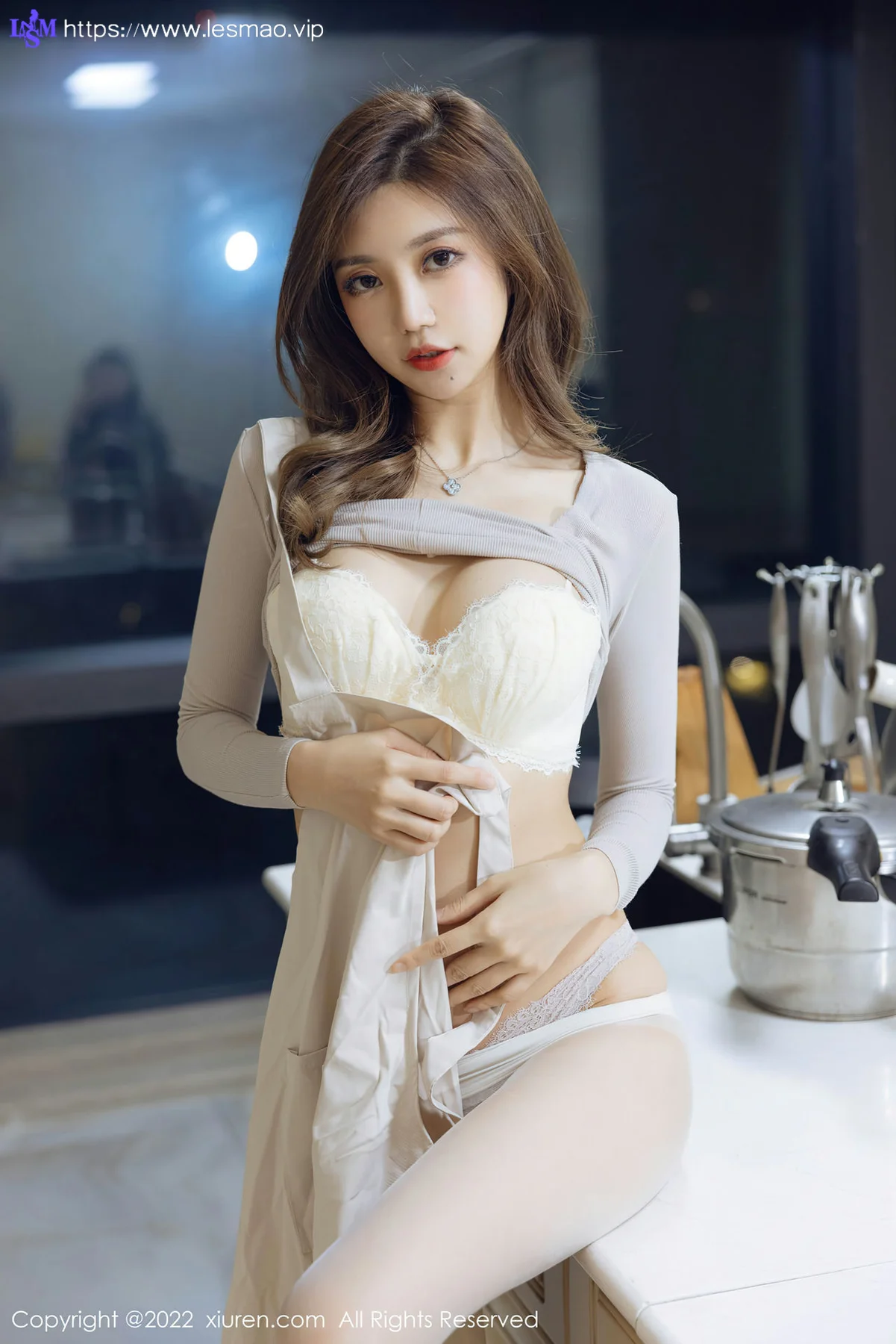 XiuRen 秀人 No.4438 厨娘上岗角色扮演 绮里嘉ula 性感写真111 - 47
