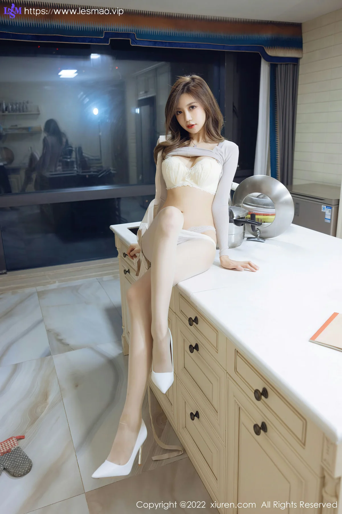 XiuRen 秀人 No.4438 厨娘上岗角色扮演 绮里嘉ula 性感写真111 - 51