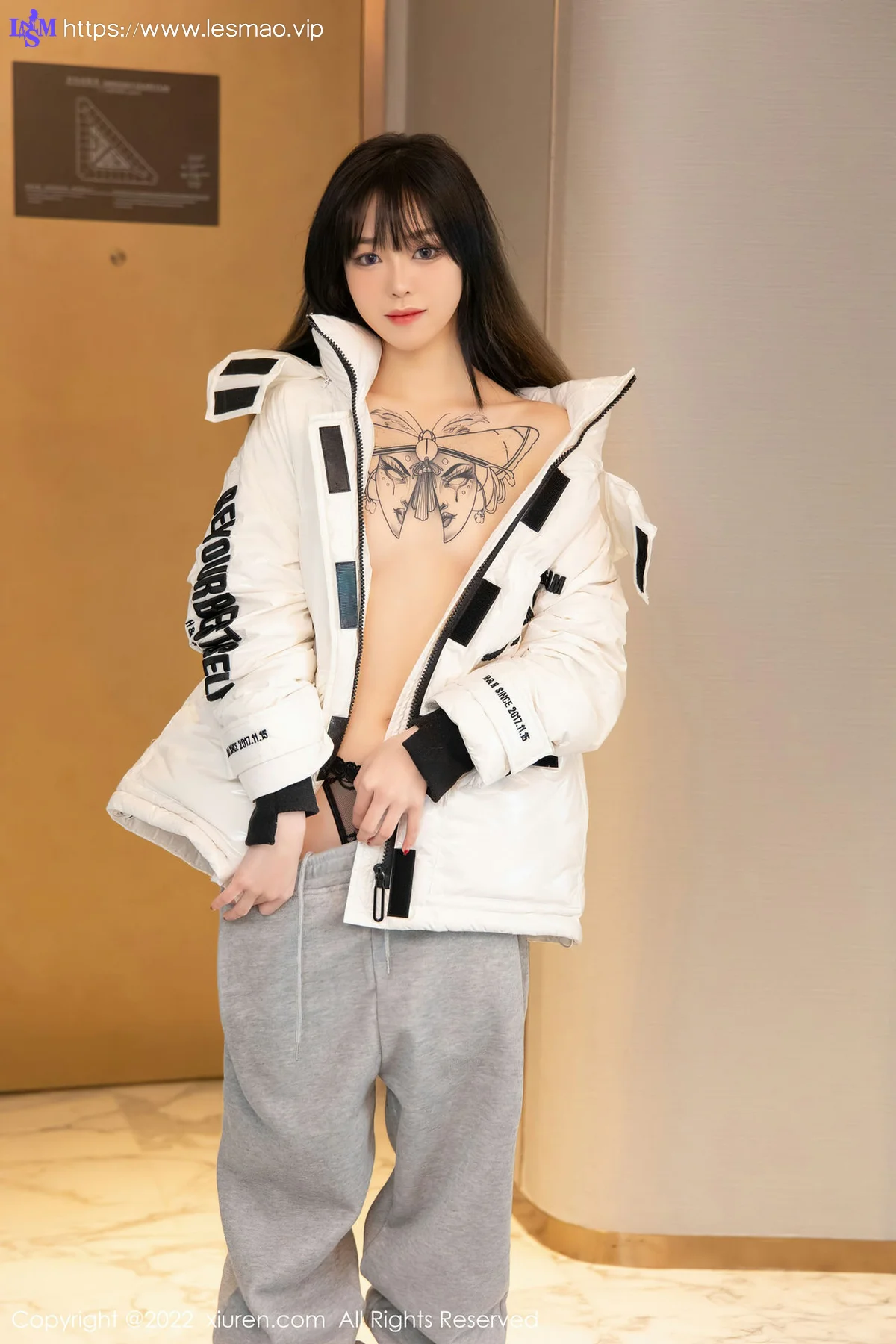 XiuRen 秀人 No.4470 极致美腿 奶瓶. 性感写真1 - 12