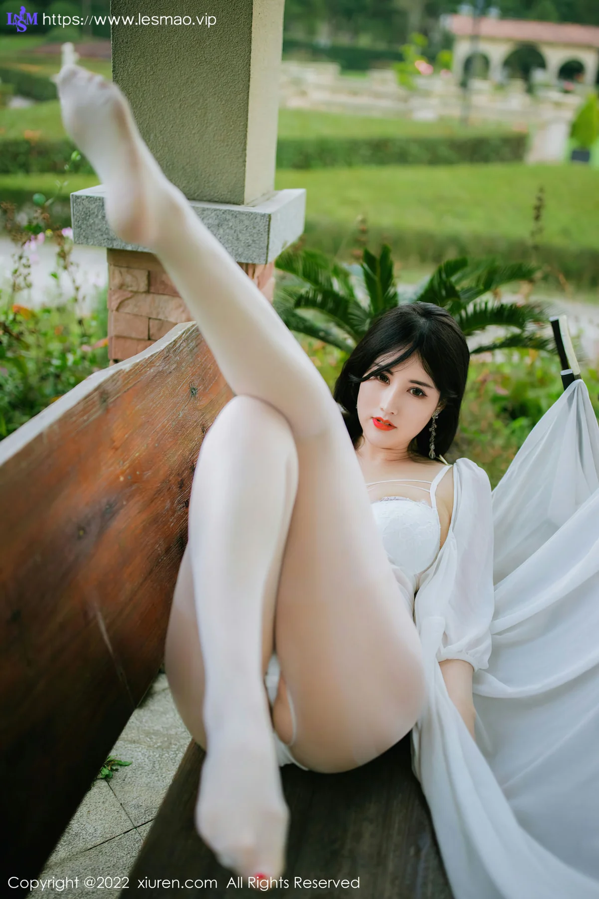 XiuRen 秀人 No.4476 户外白丝 诗诗kiki 性感写真33 - 22