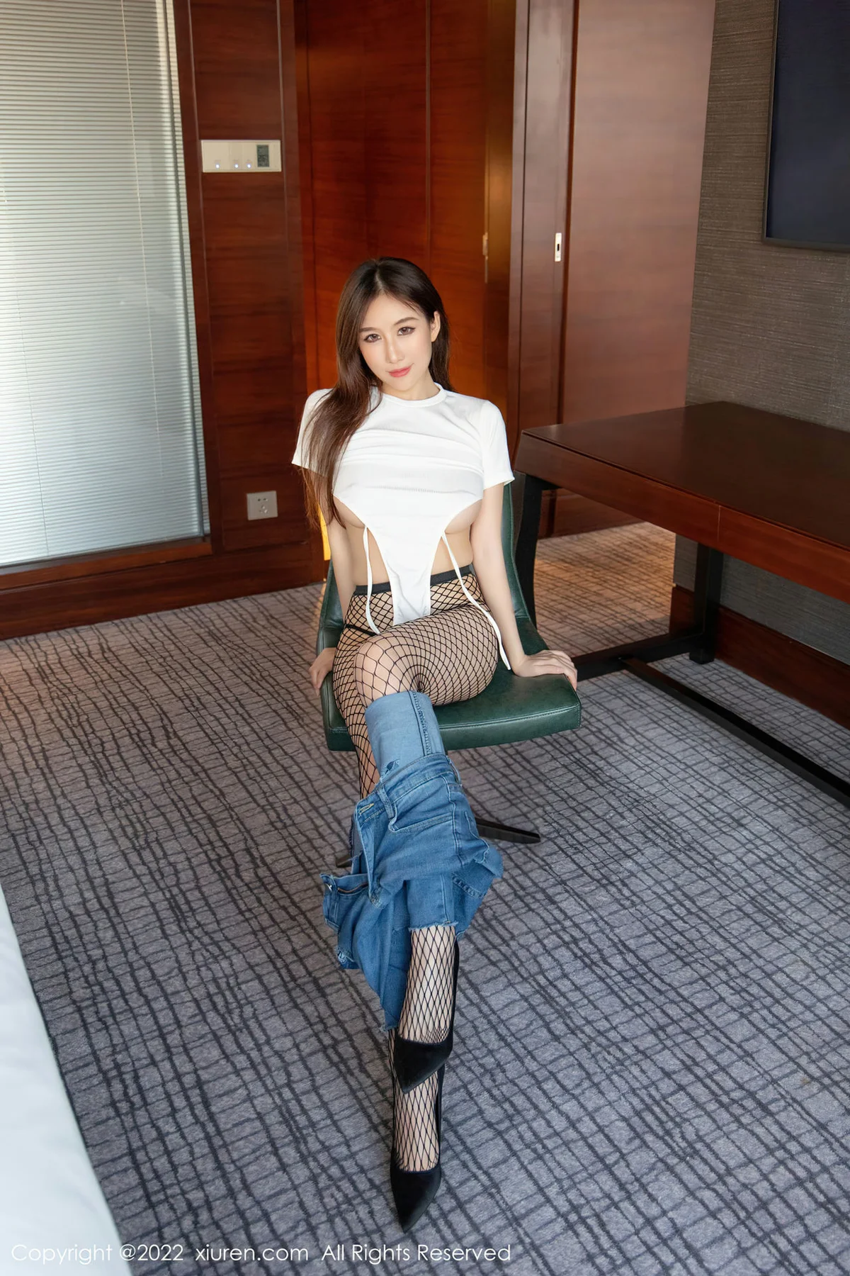 XiuRen 秀人 No.4481 网格丝袜  月音瞳 性感写真 - 71