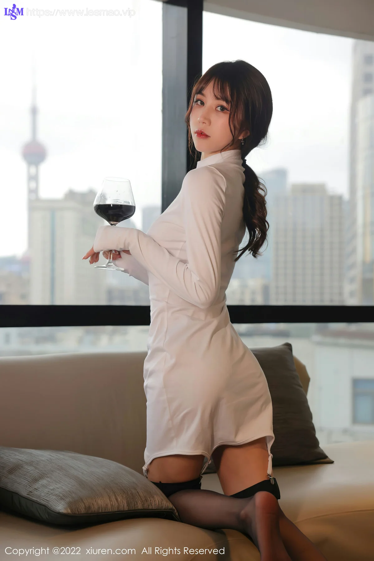 XiuRen 秀人 No.4494 微醺女总裁 tina_甜仔 新人模特第一套写真3 - 16