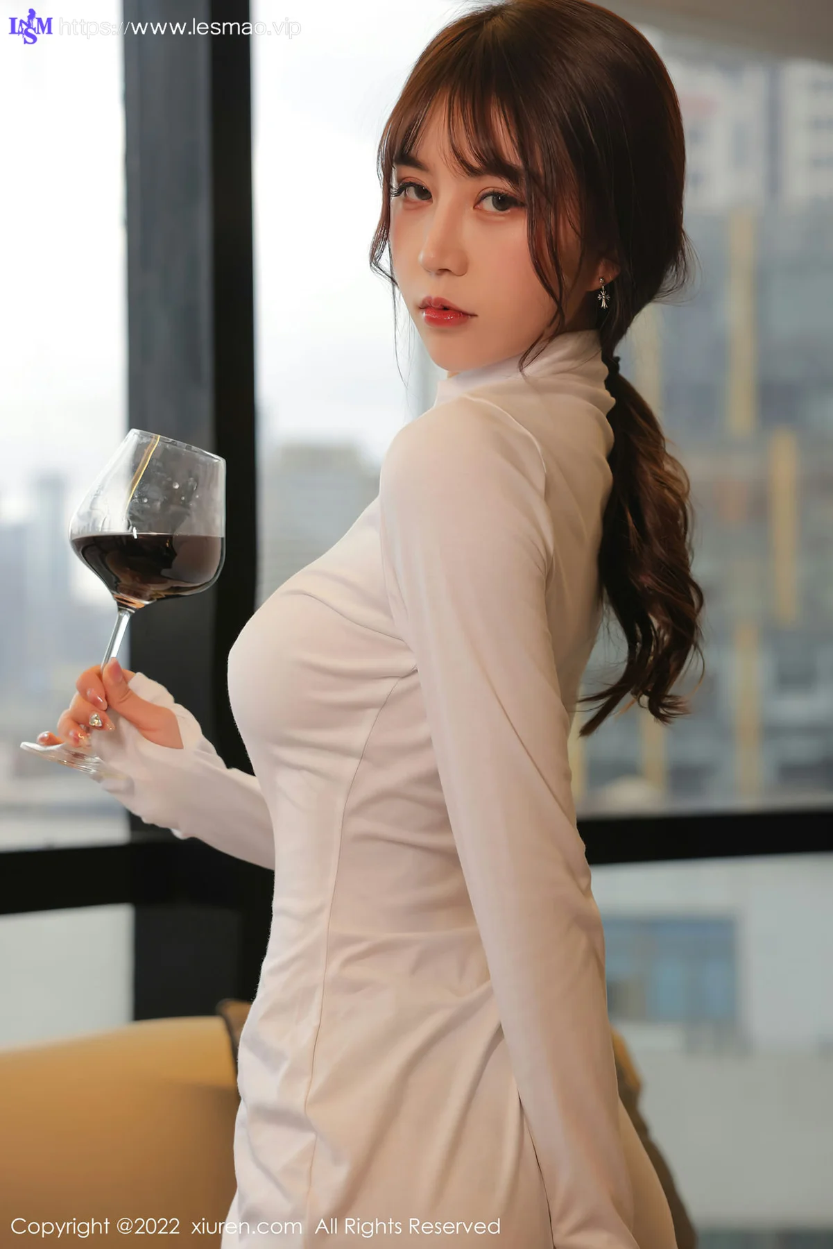 XiuRen 秀人 No.4494 微醺女总裁 tina_甜仔 新人模特第一套写真3 - 17