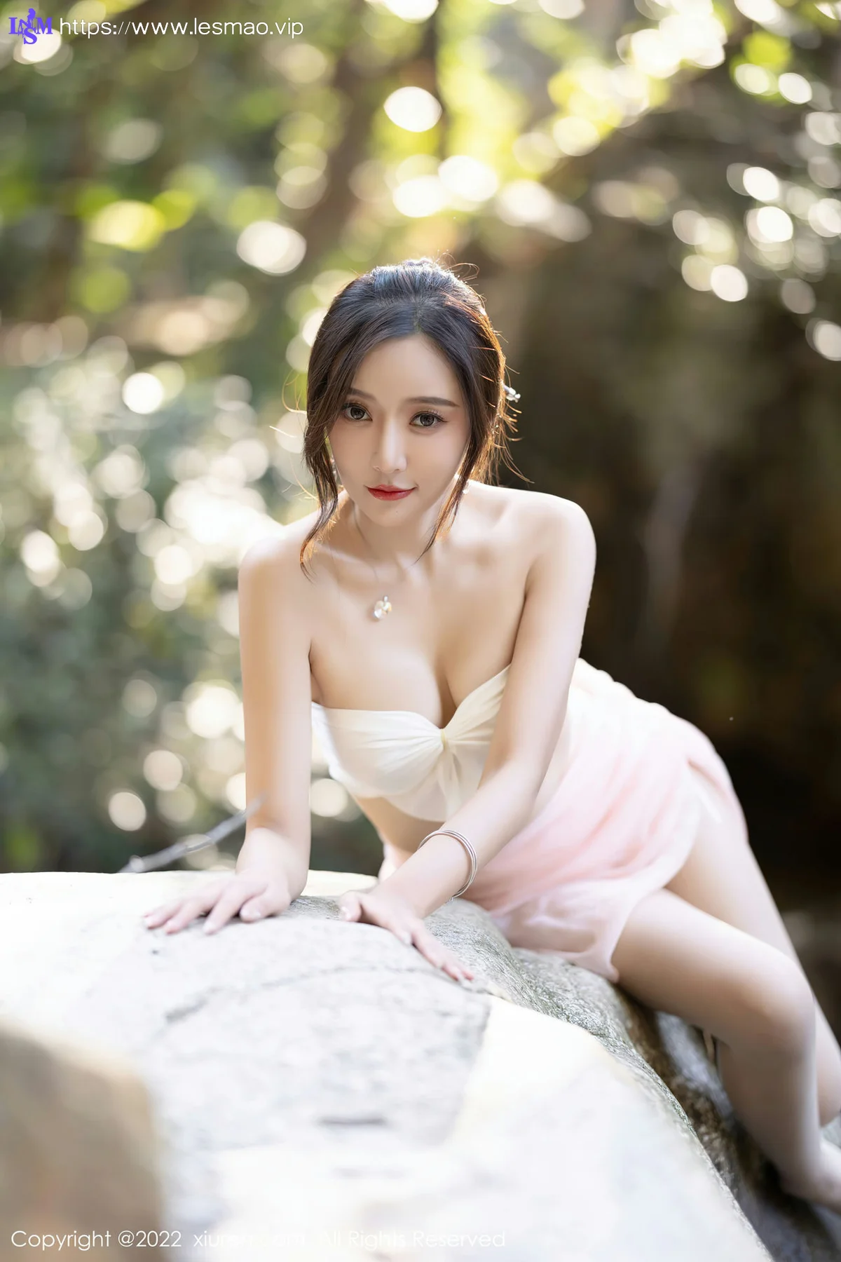 XiuRen 秀人 No.4511 野外拍摄 王馨瑶yanni 性感写真11 - 14