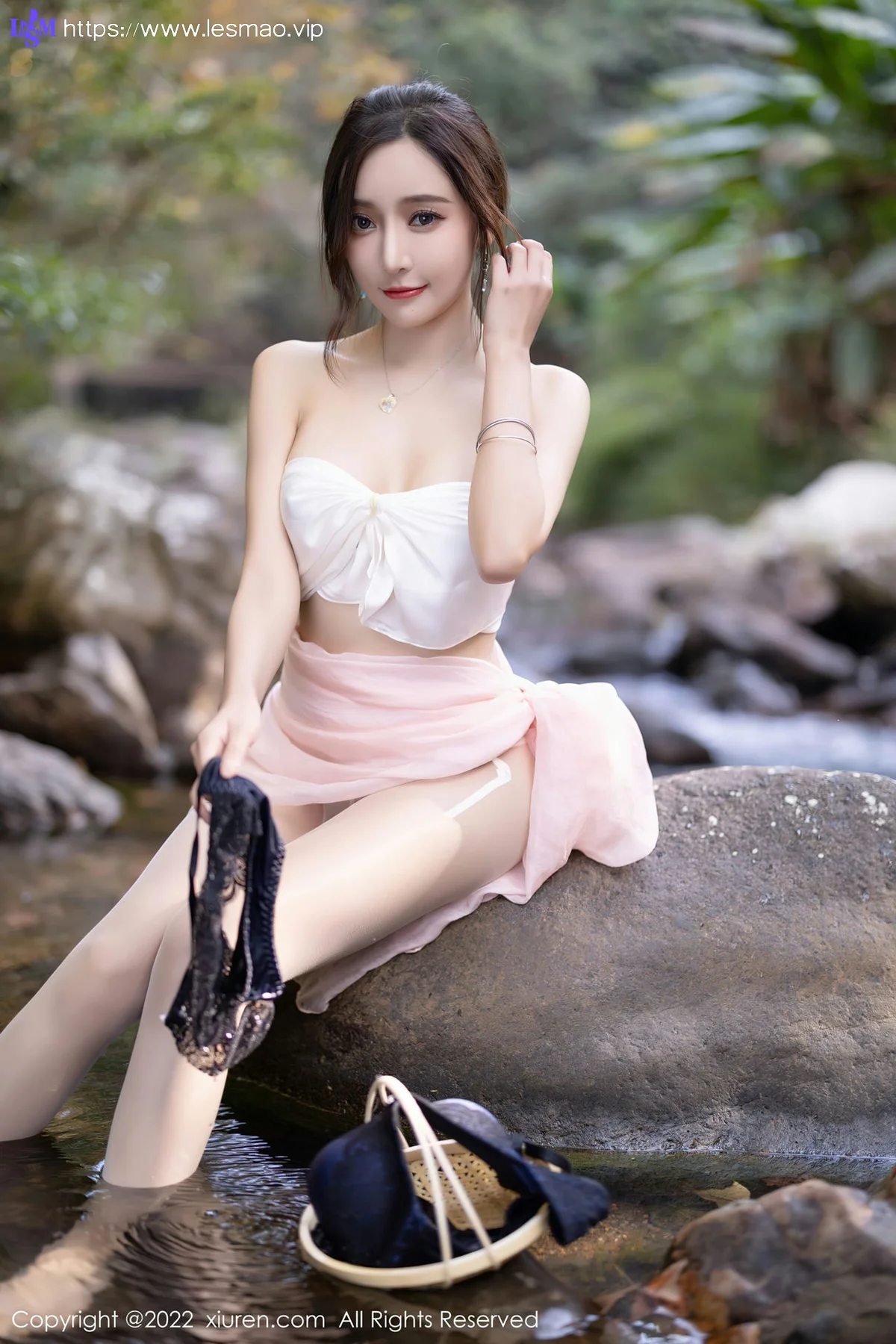 XiuRen 秀人 No.4511 野外拍摄 王馨瑶yanni 性感写真11 - 36