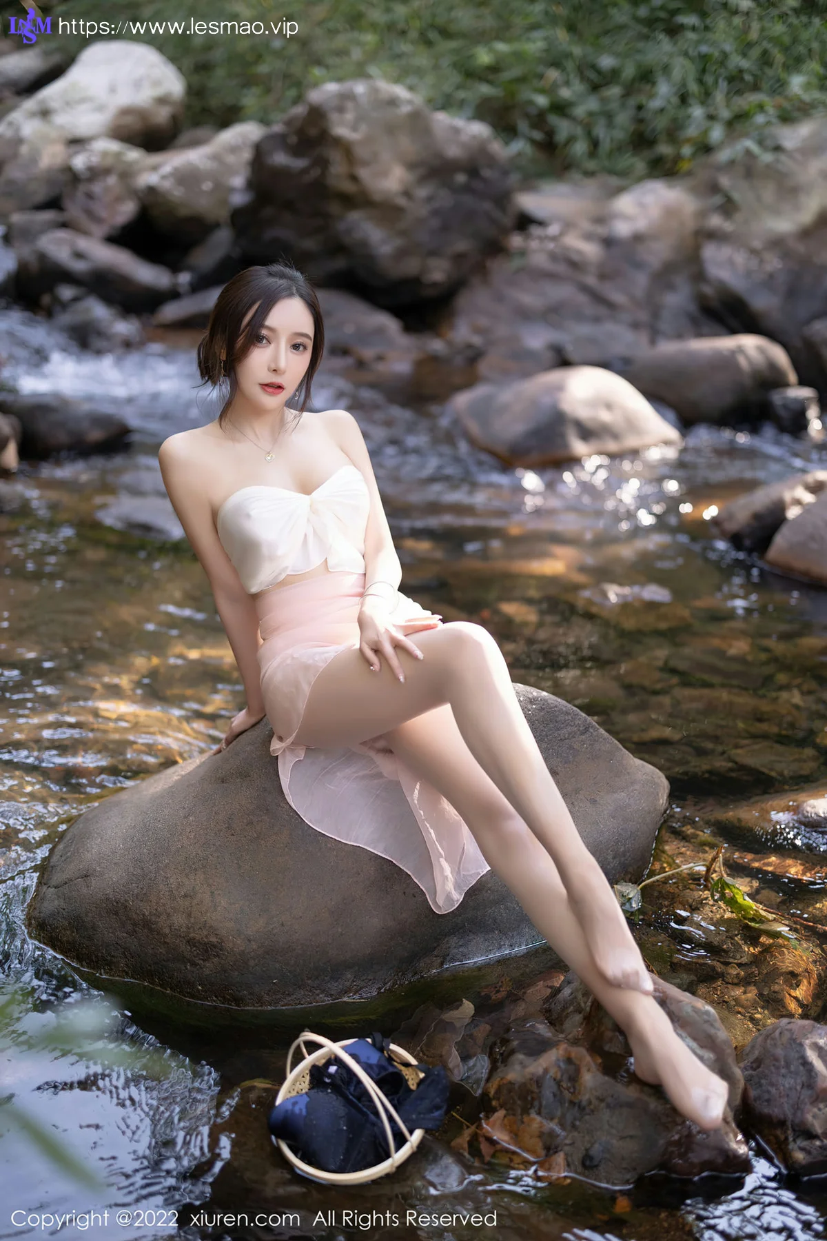 XiuRen 秀人 No.4511 野外拍摄 王馨瑶yanni 性感写真11 - 42