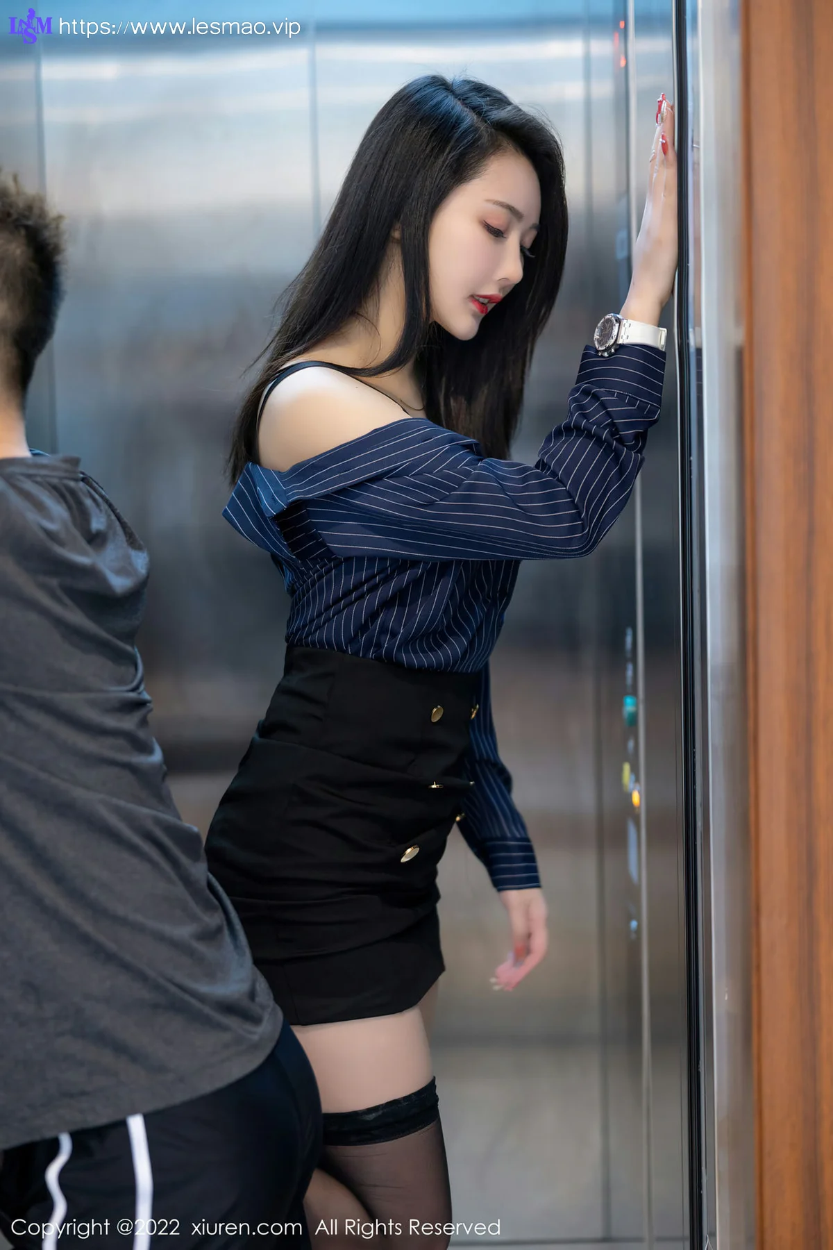 XiuRen 秀人 No.4513 电梯间艳遇 summer宝宝 性感写真 - 32