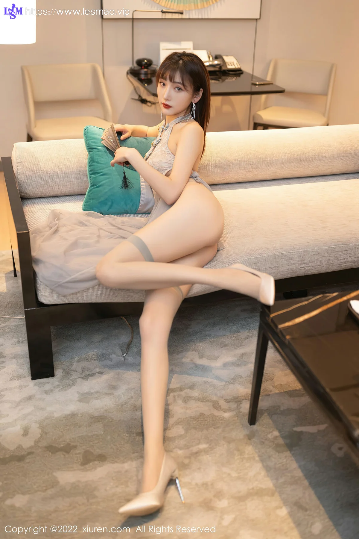 XiuRen 秀人 No.4592 灰色薄纱长裙 陆萱萱 性感写真11 - 17