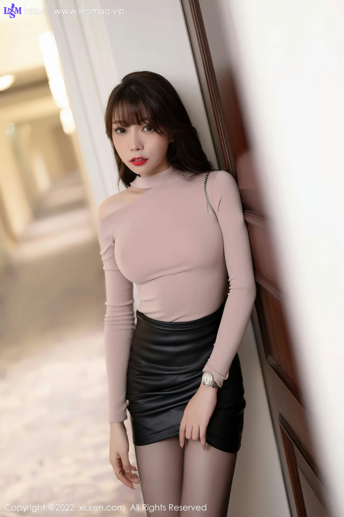 XiuRen 秀人 No.4606 诱人黑丝 芝芝Booty 性感写真1 - 11