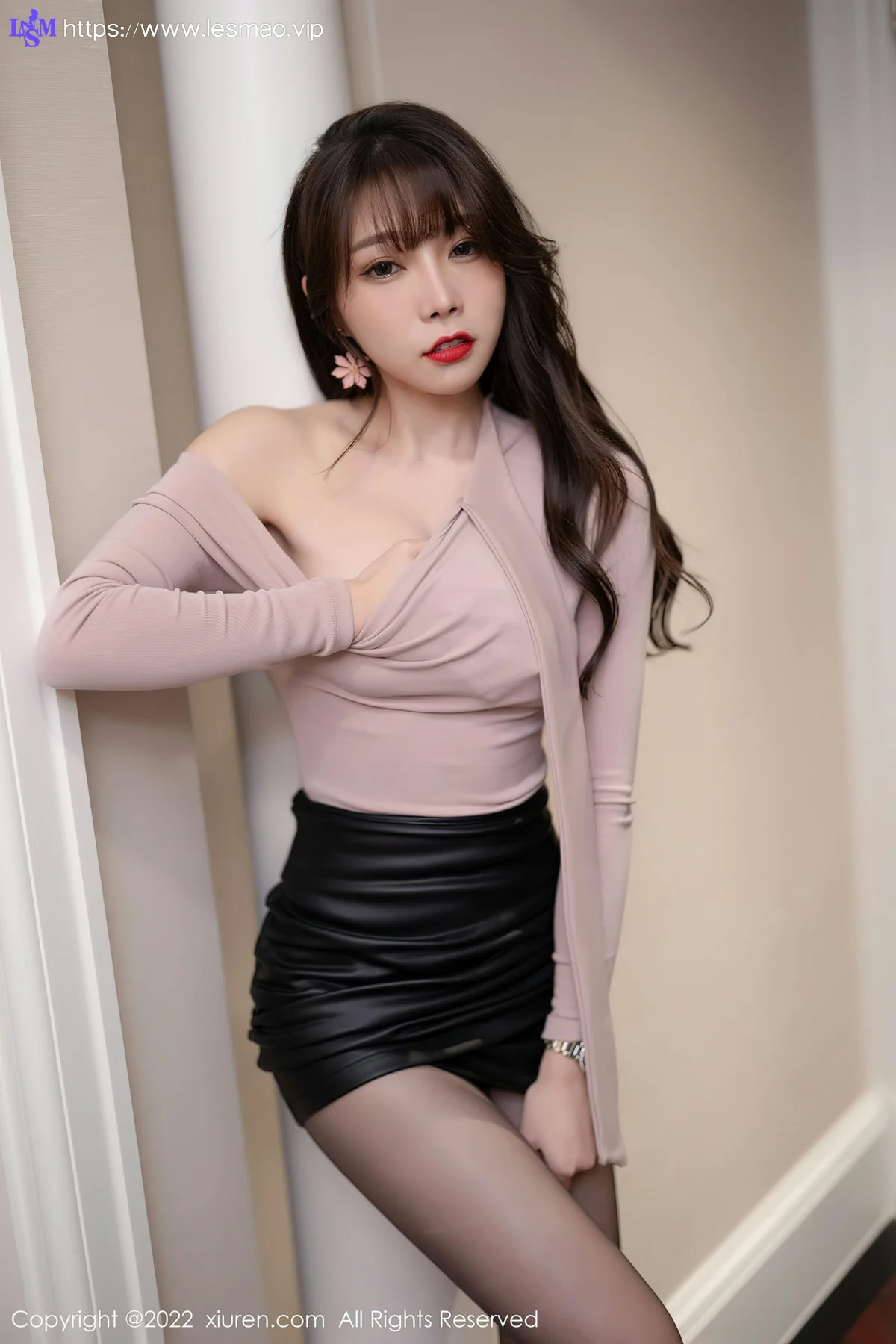 XiuRen 秀人 No.4606 诱人黑丝 芝芝Booty 性感写真1 - 22