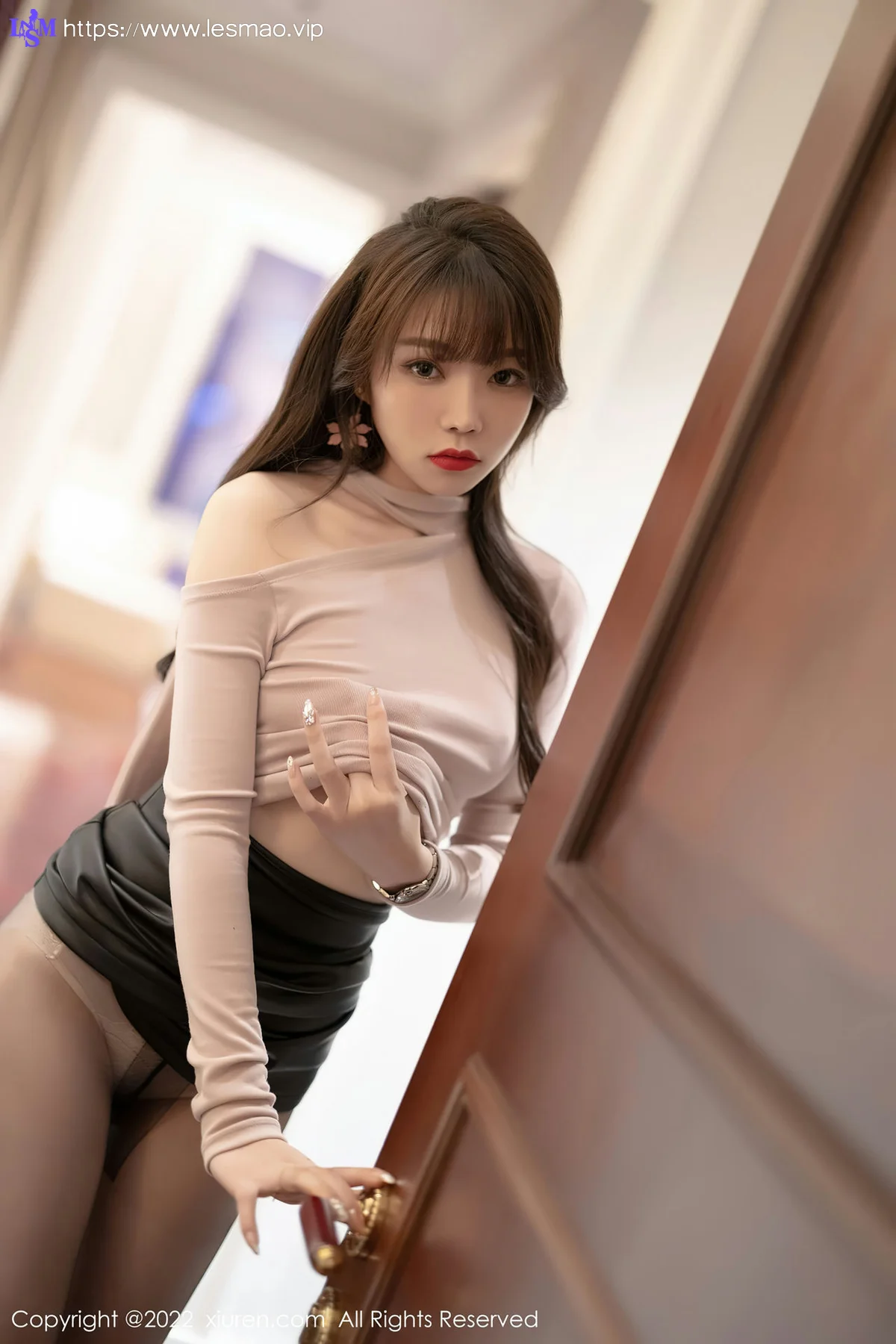 XiuRen 秀人 No.4606 诱人黑丝 芝芝Booty 性感写真1 - 52
