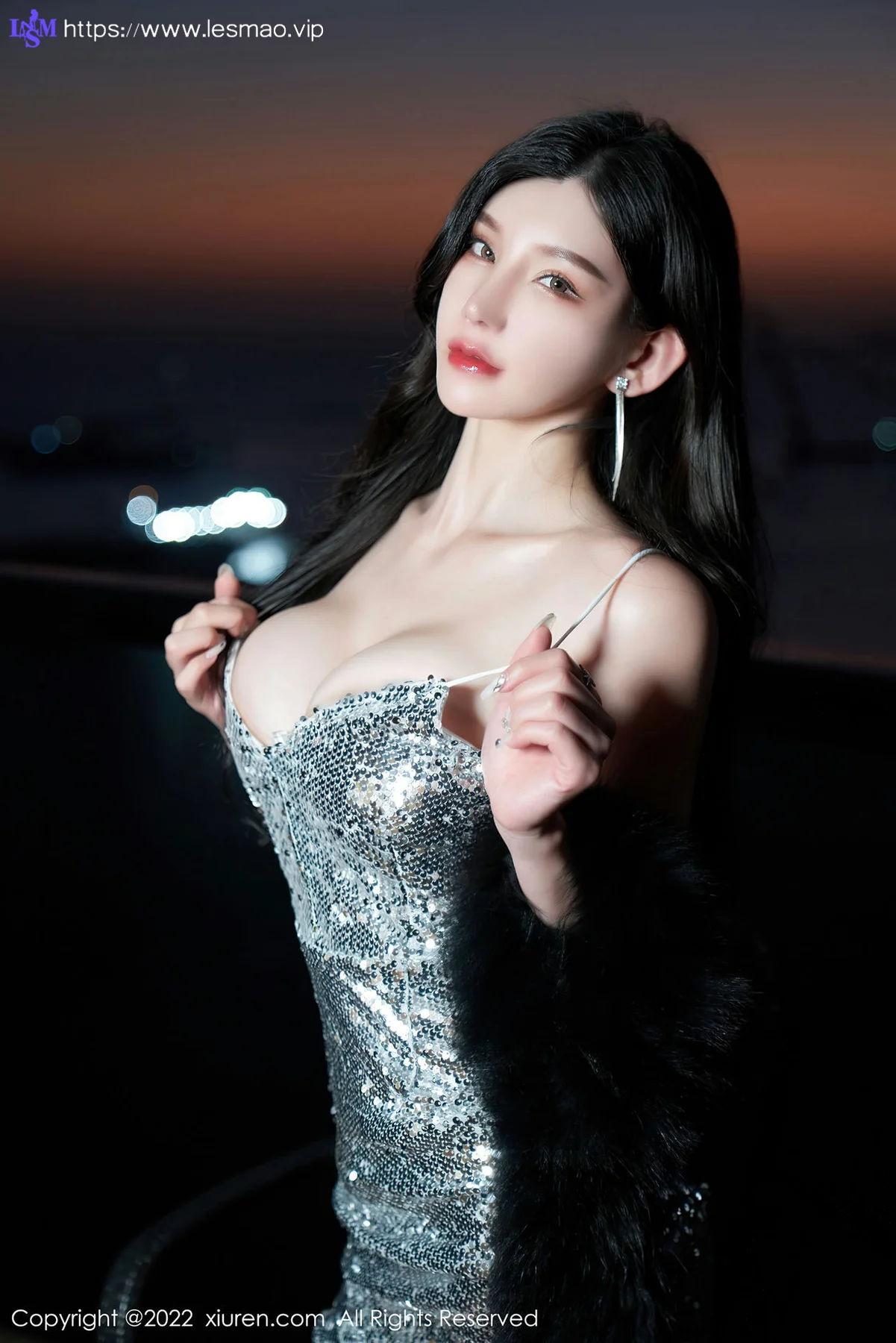 XiuRen 秀人 No.4628 闪亮吊带裙 周于希Sally 三亚旅拍111 - 14