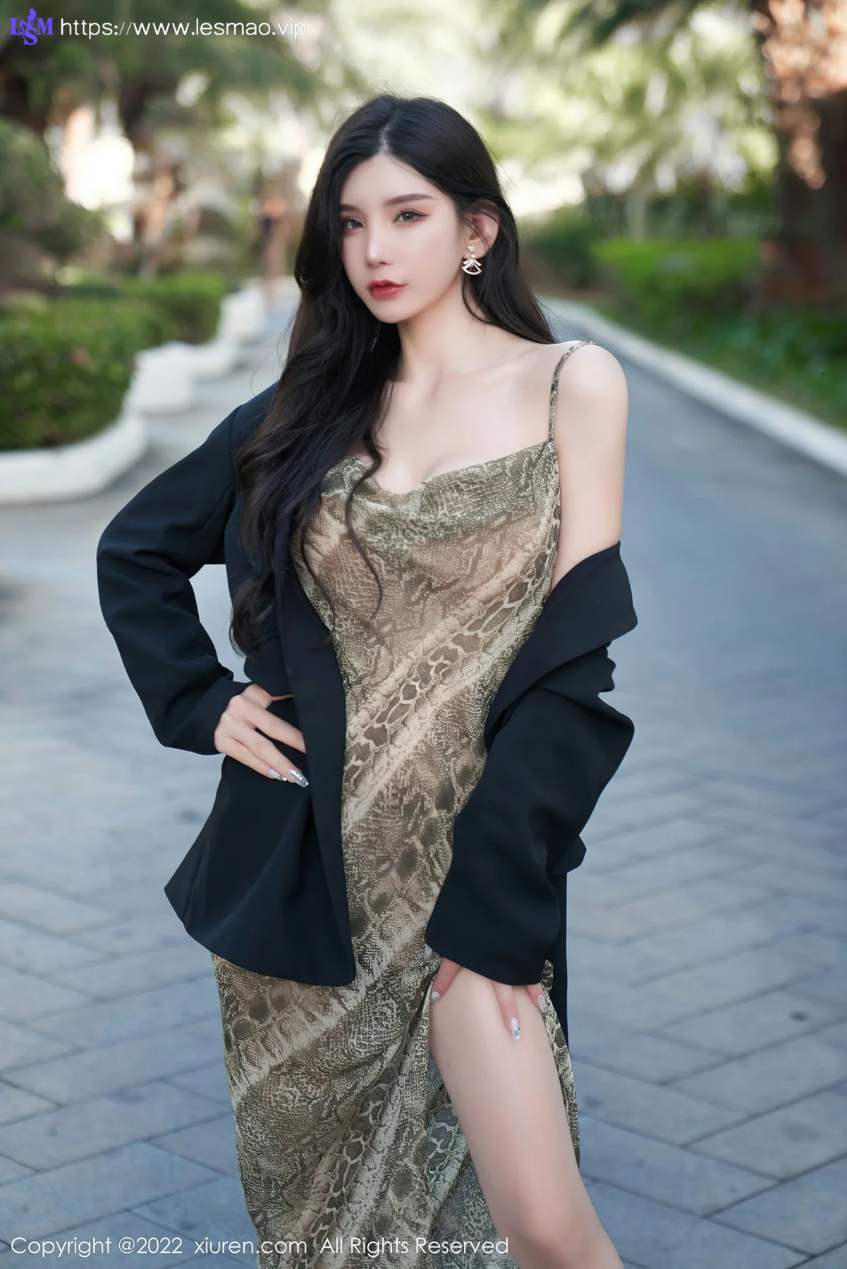 XiuRen 秀人 No.4676 诱人原色丝袜 周于希Sally 三亚旅拍写真111 - 11