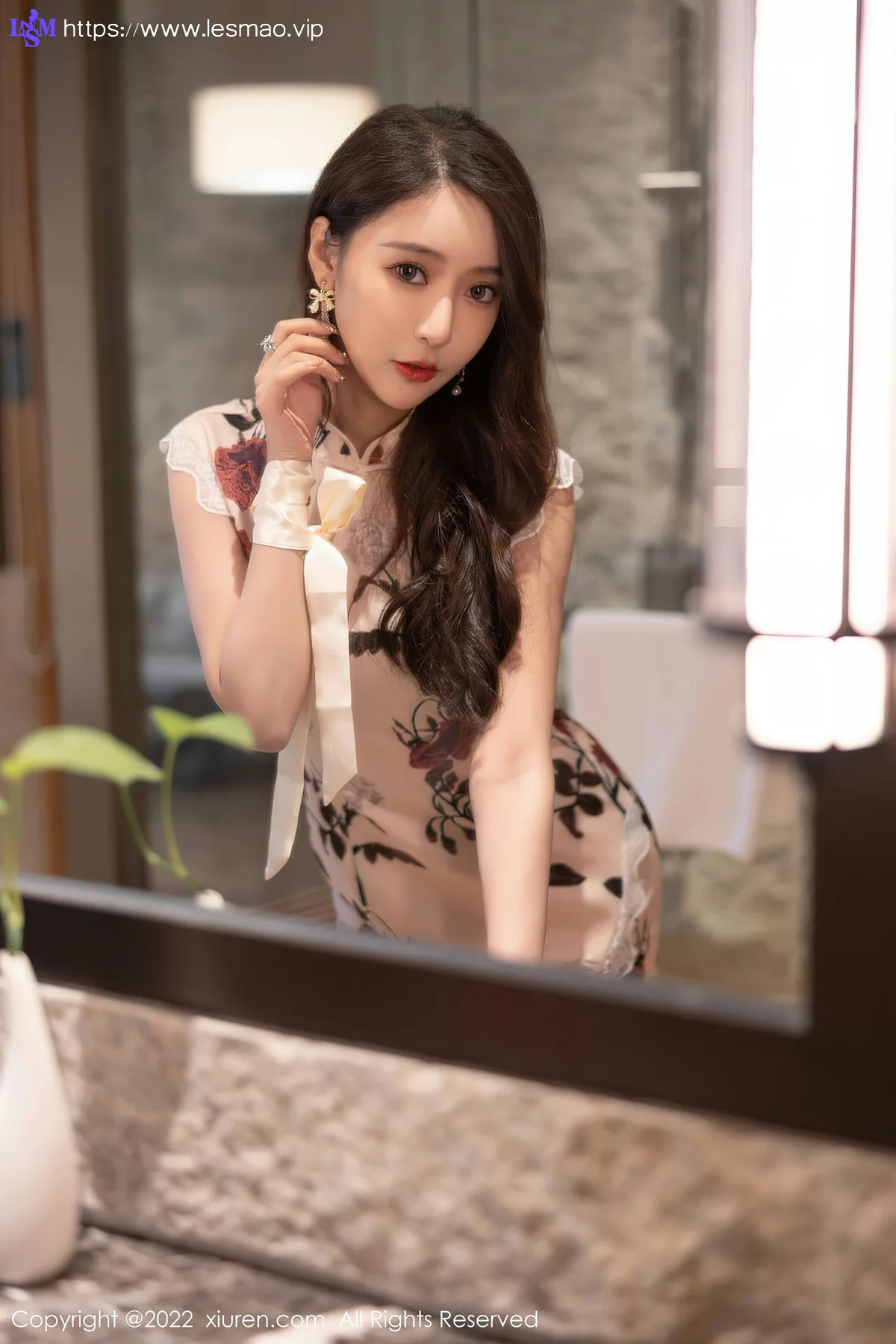 XiuRen 秀人 No.4688 花纹旗袍 王馨瑶yanni 性感写真1 - 15