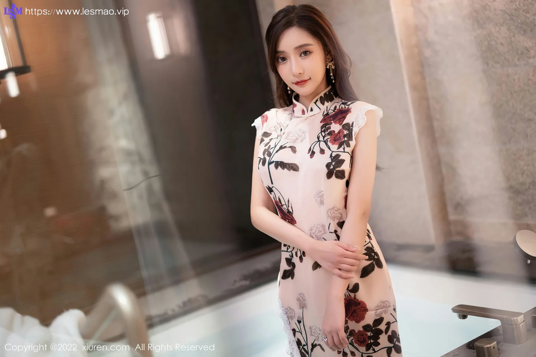 XiuRen 秀人 No.4688 花纹旗袍 王馨瑶yanni 性感写真1 - 63