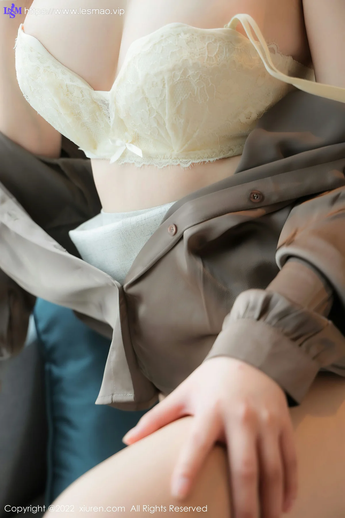 XiuRen 秀人 No.4689 制服诱惑系列 Arude薇薇 性感写真 - 41