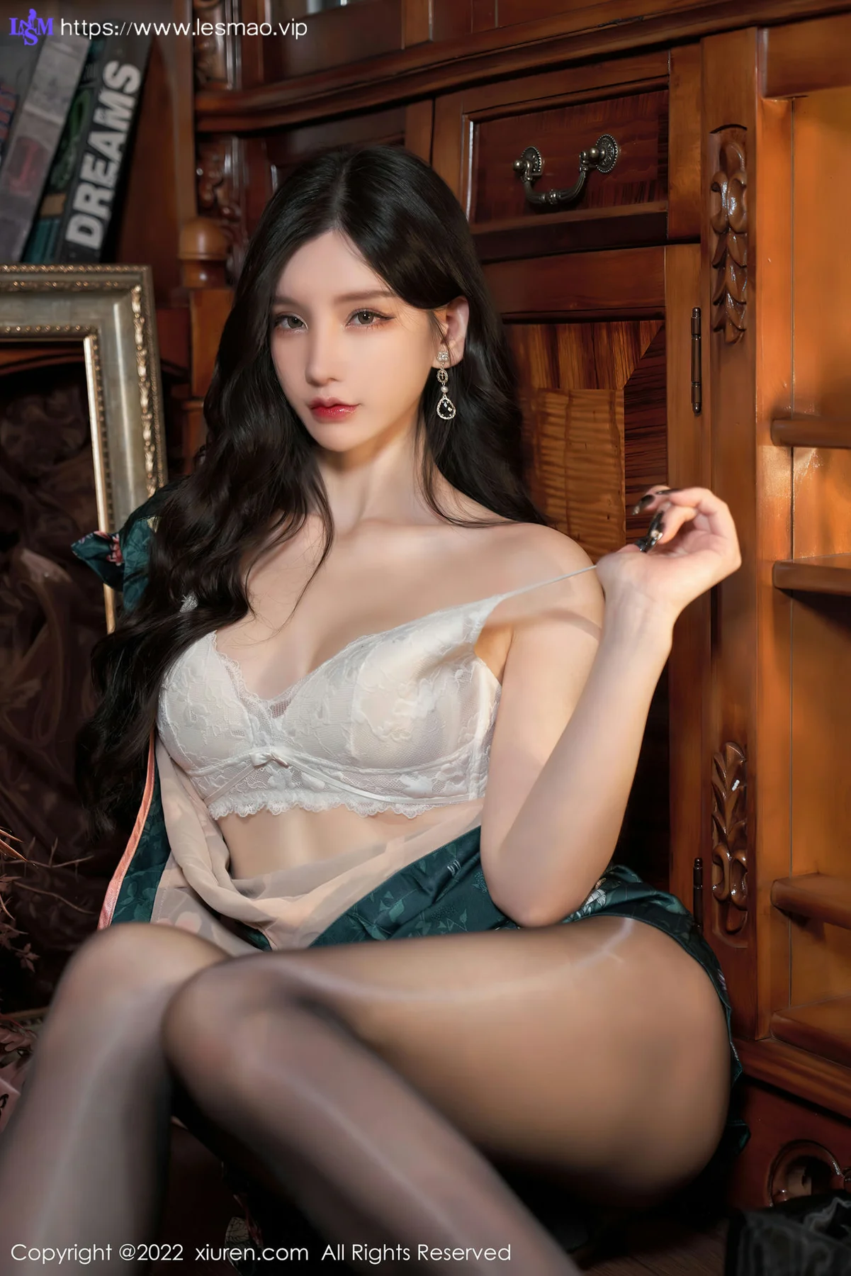 XiuRen 秀人 No.4695 图纹旗袍 周于希Sally 三亚旅拍111 - 45