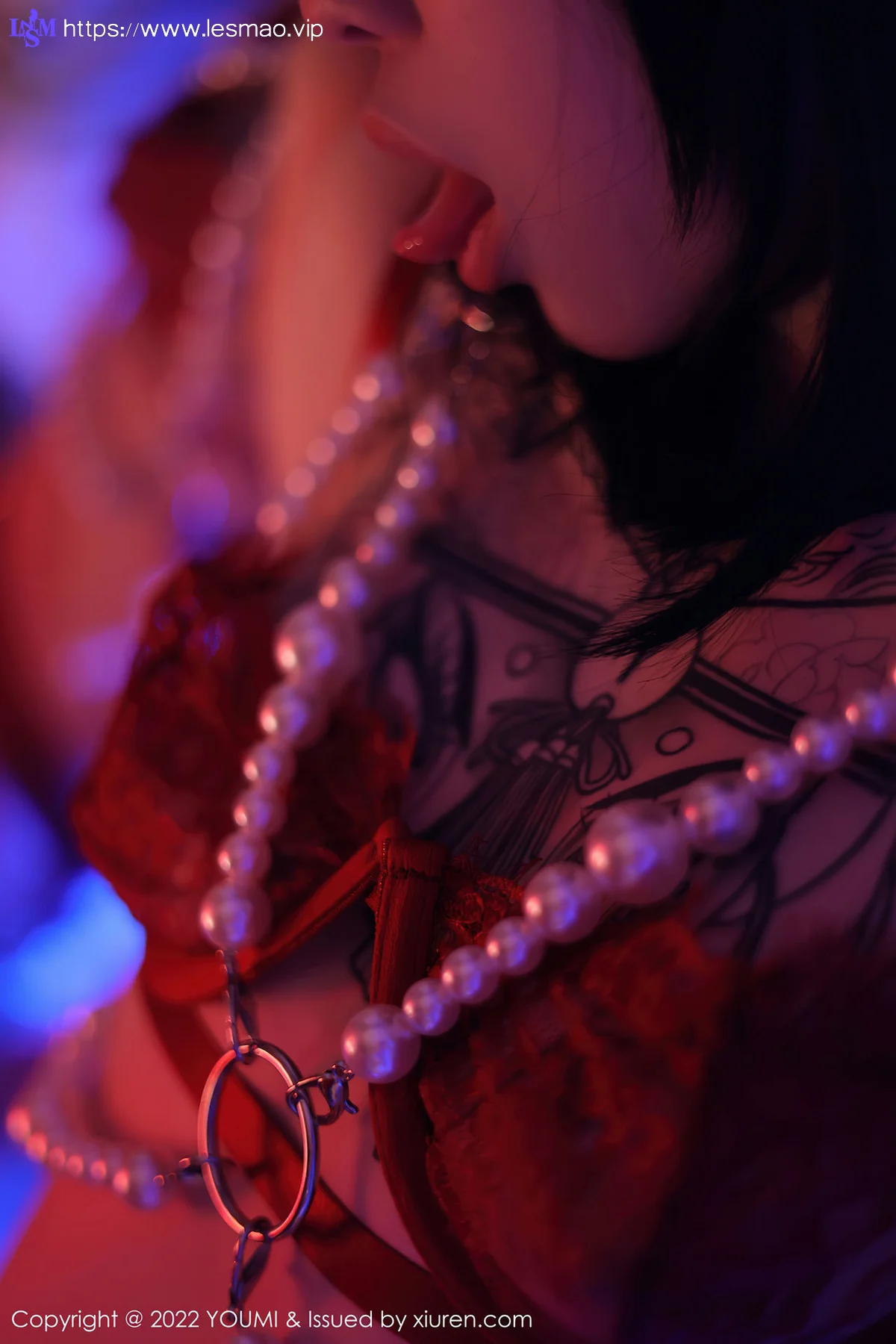 XiuRen 秀人 No.4805 红色丝袜丝 奶瓶. 性感写真 - 70