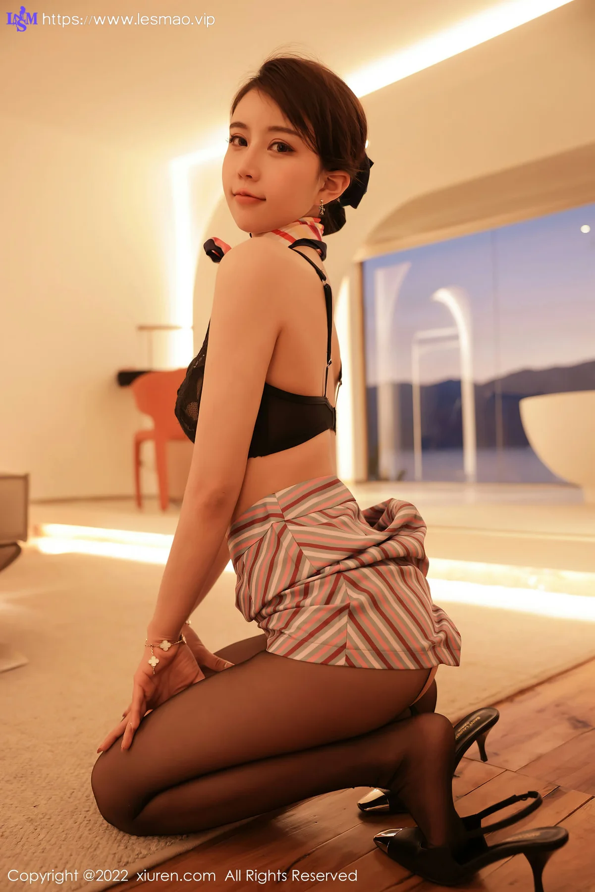 XiuRen 秀人 No.4824 新人制服系列  tina_甜仔 大理旅拍22 - 25