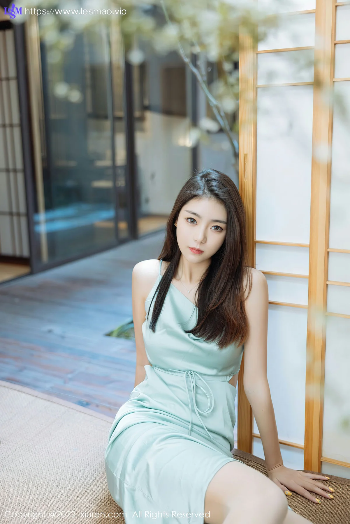 XiuRen 秀人 No.4832 简约白色外衣 可樂Vicky 性感写真2 - 24