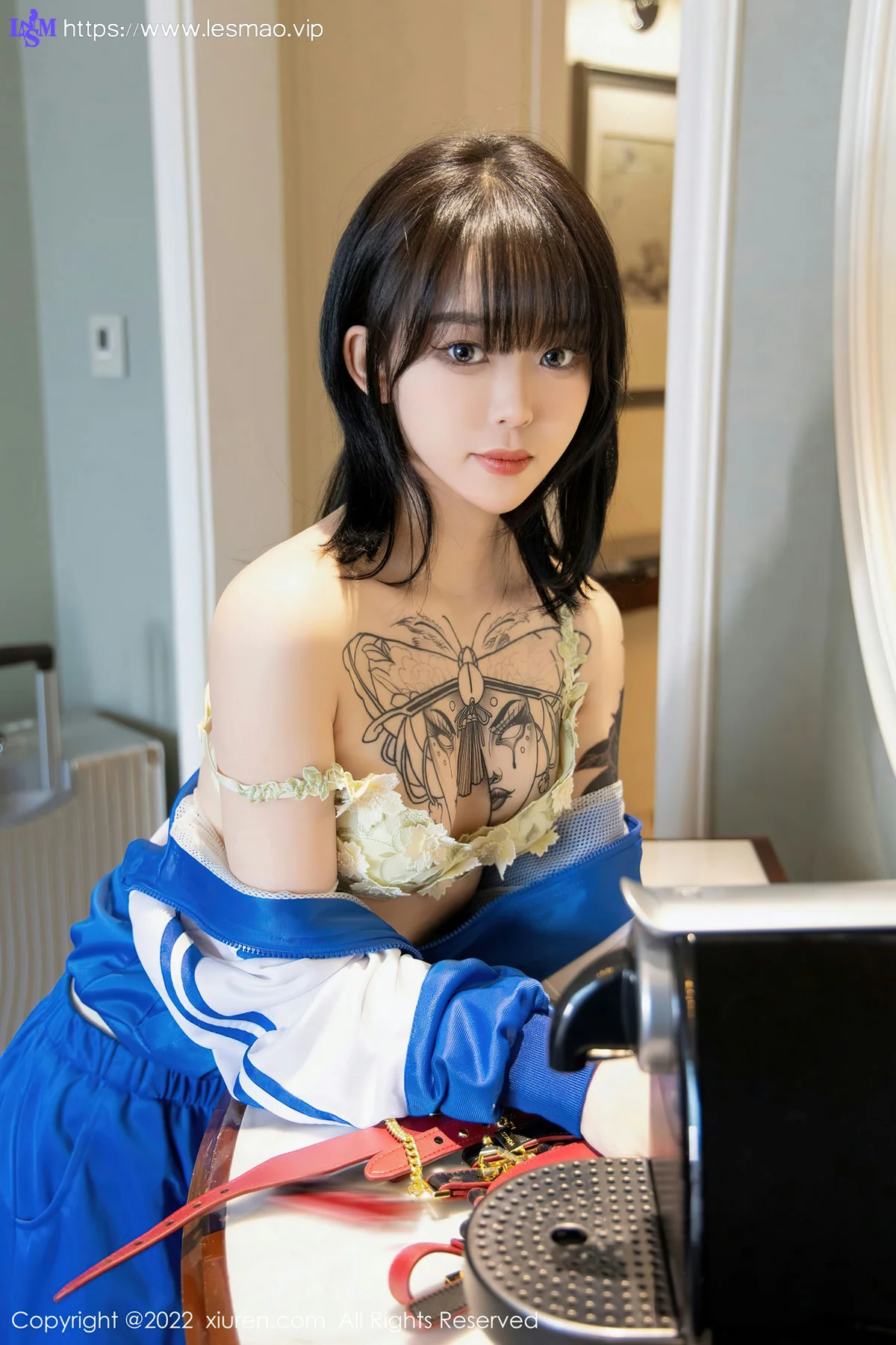 XiuRen 秀人 No.4838 极致美腿 奶瓶. 性感写真1 - 40