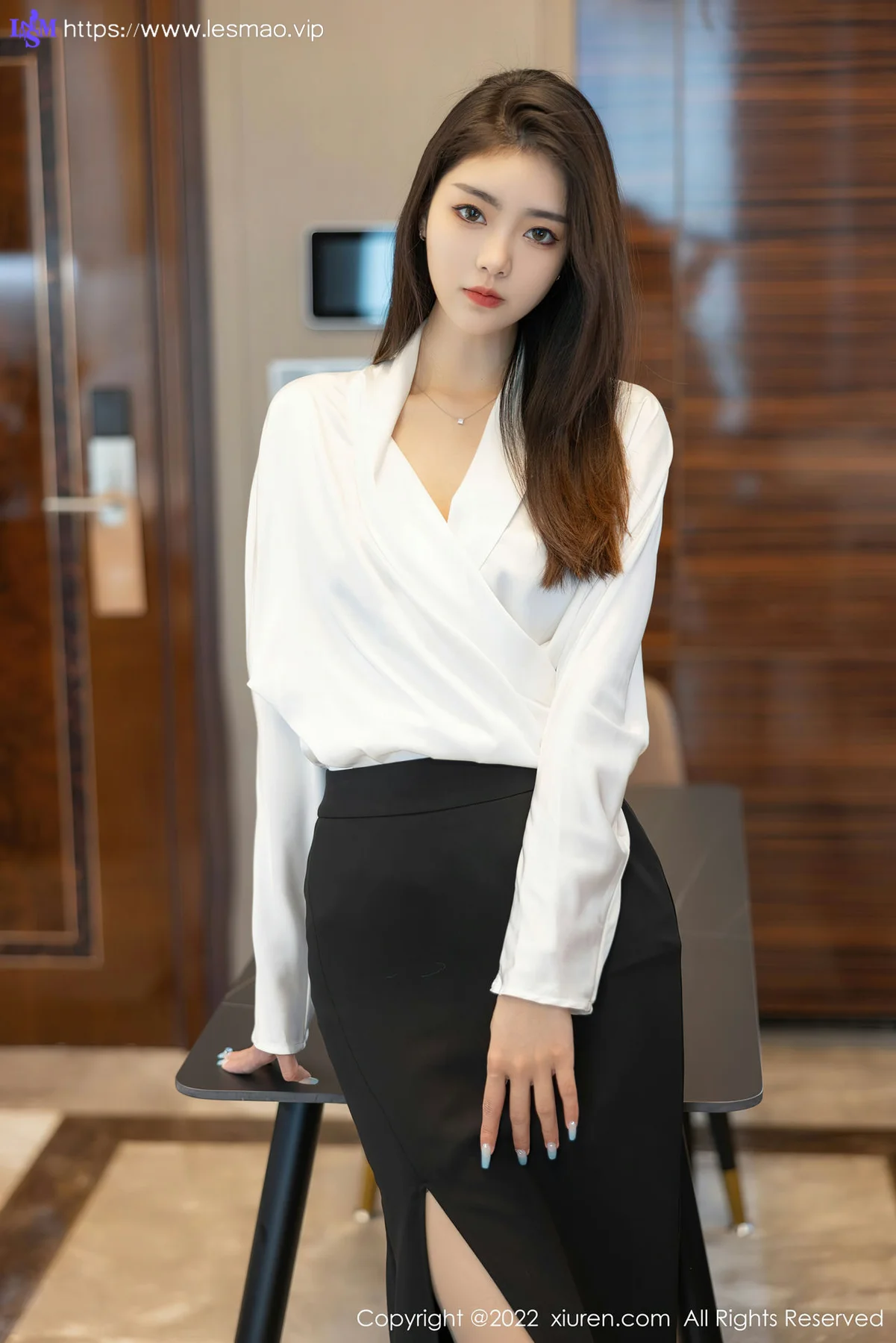 XiuRen 秀人 No.4869 妩媚十足 可樂Vicky 性感写真22 - 13