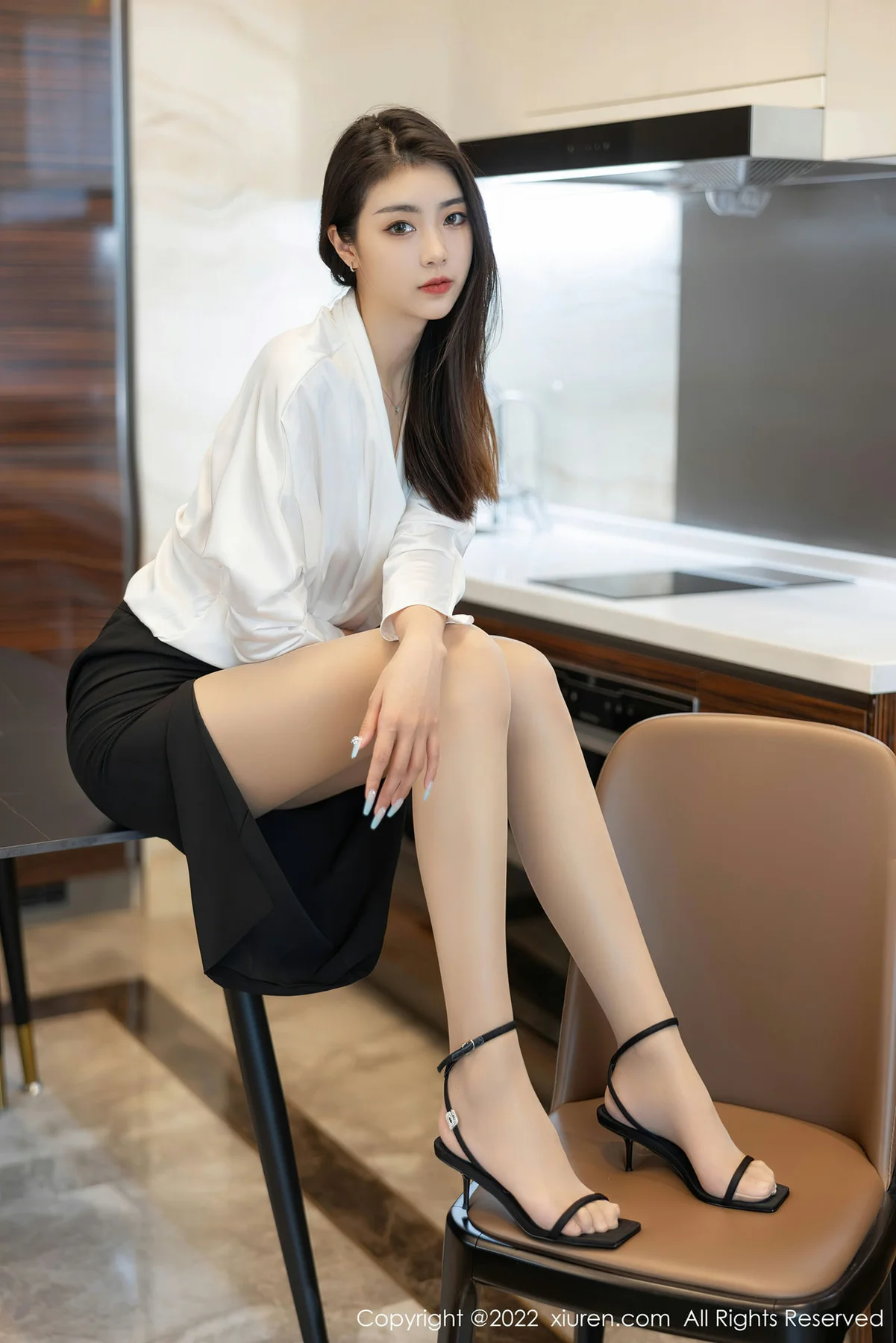 XiuRen 秀人 No.4869 妩媚十足 可樂Vicky 性感写真22 - 37