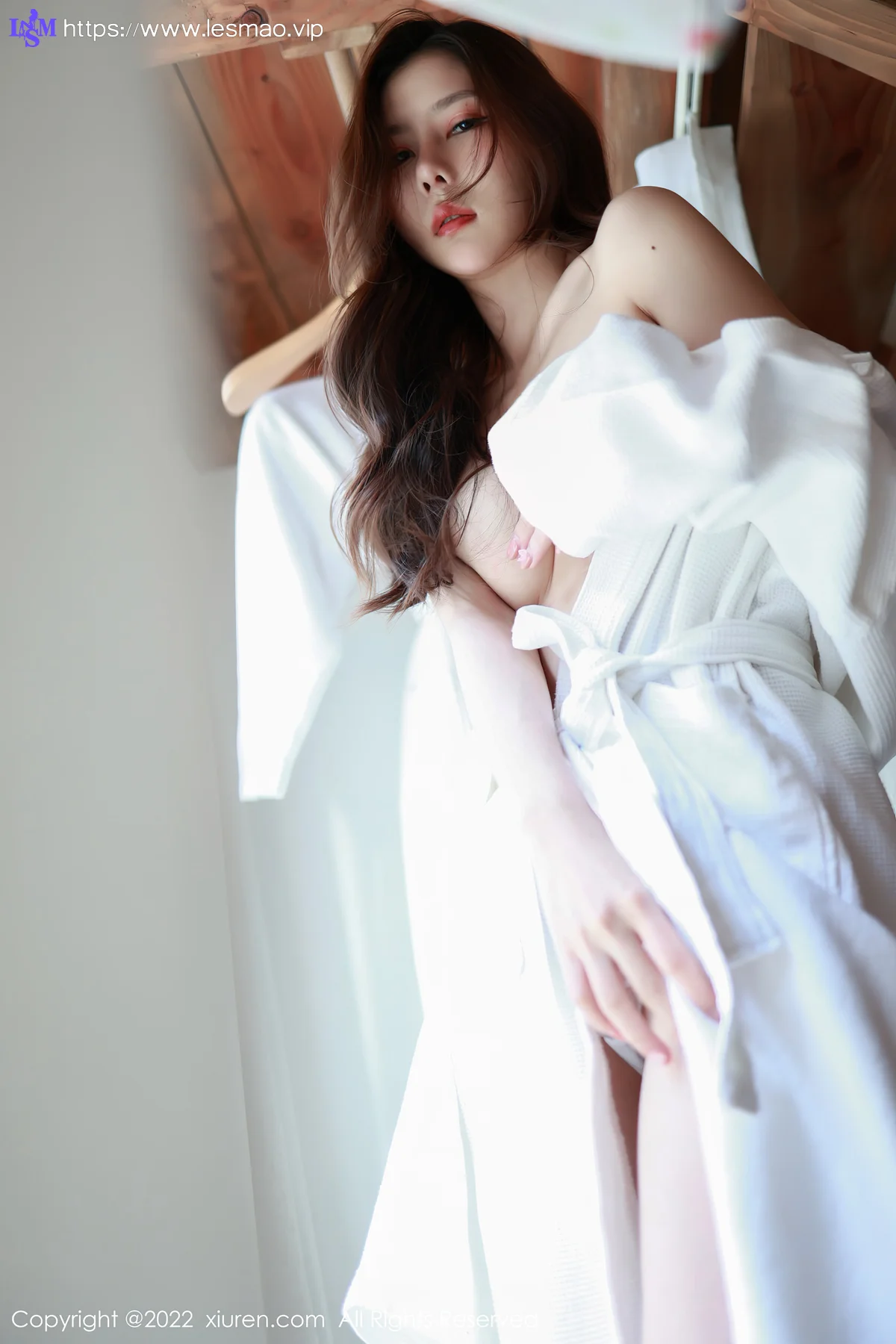 XiuRen 秀人 No.4932 白色睡袍 尹甜甜 性感写真33 - 18