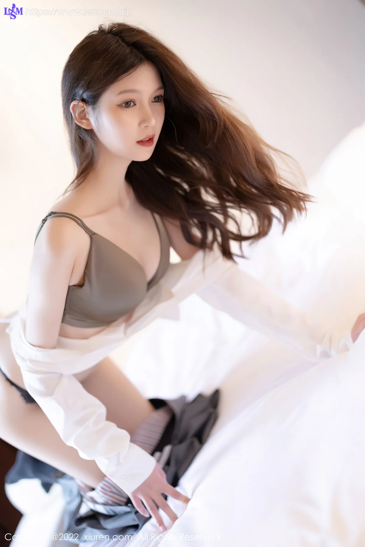 XiuRen 秀人 No.4933 灰色短裙 程程程- 厦门旅拍3 - 48