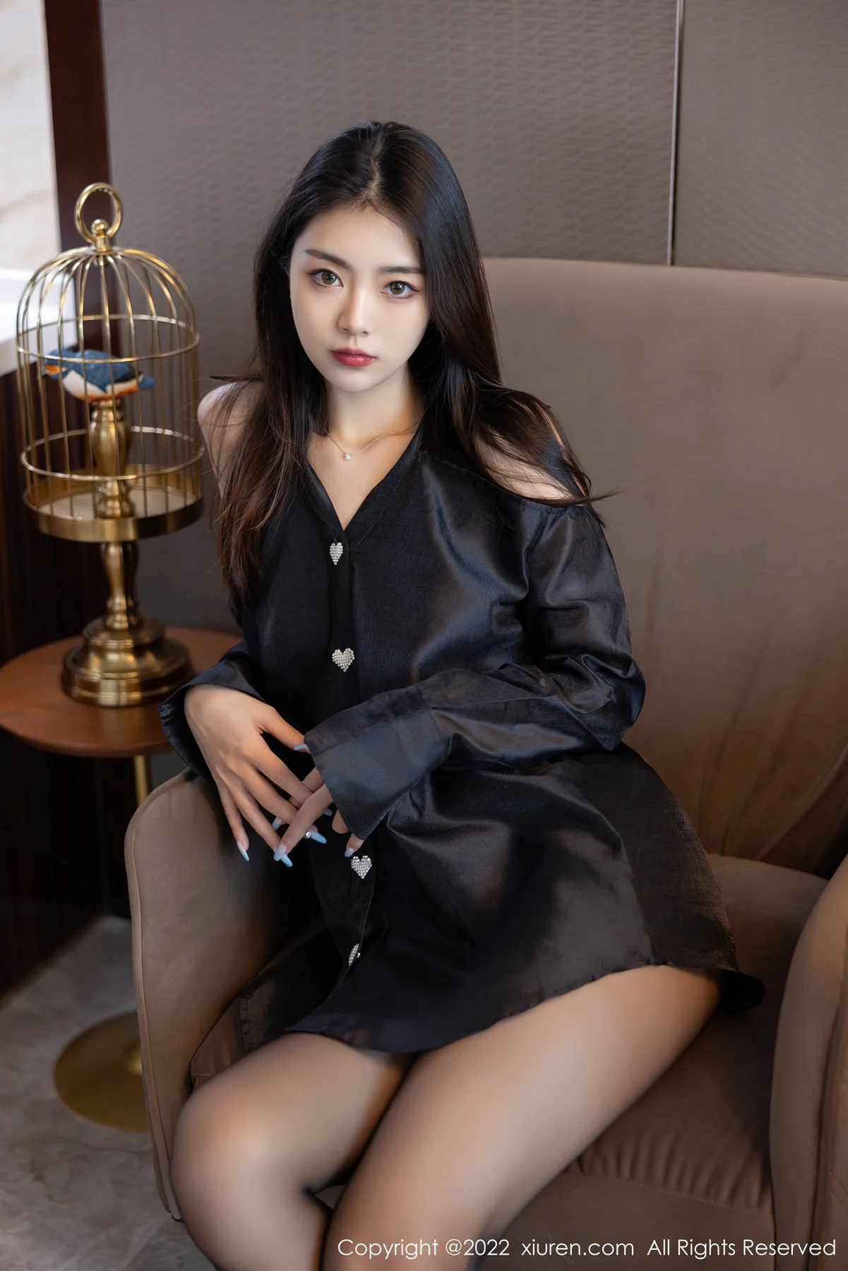 XiuRen 秀人 No.4940 红色吊带裙  可樂Vicky 性感写真33 - 49