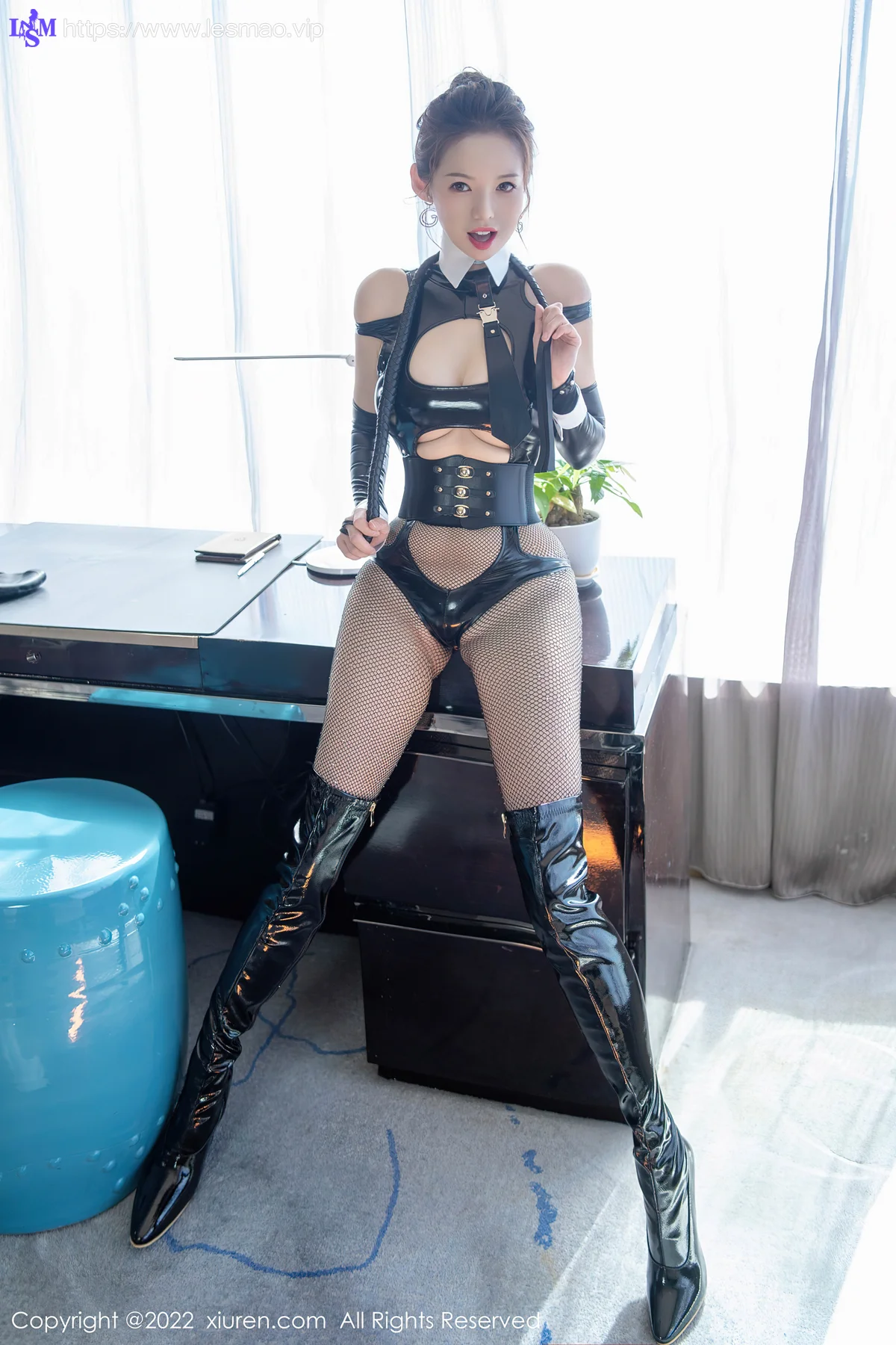 XiuRen 秀人 No.5042 小皮鞭皮衣 大美媚京 性感写真3 - 18
