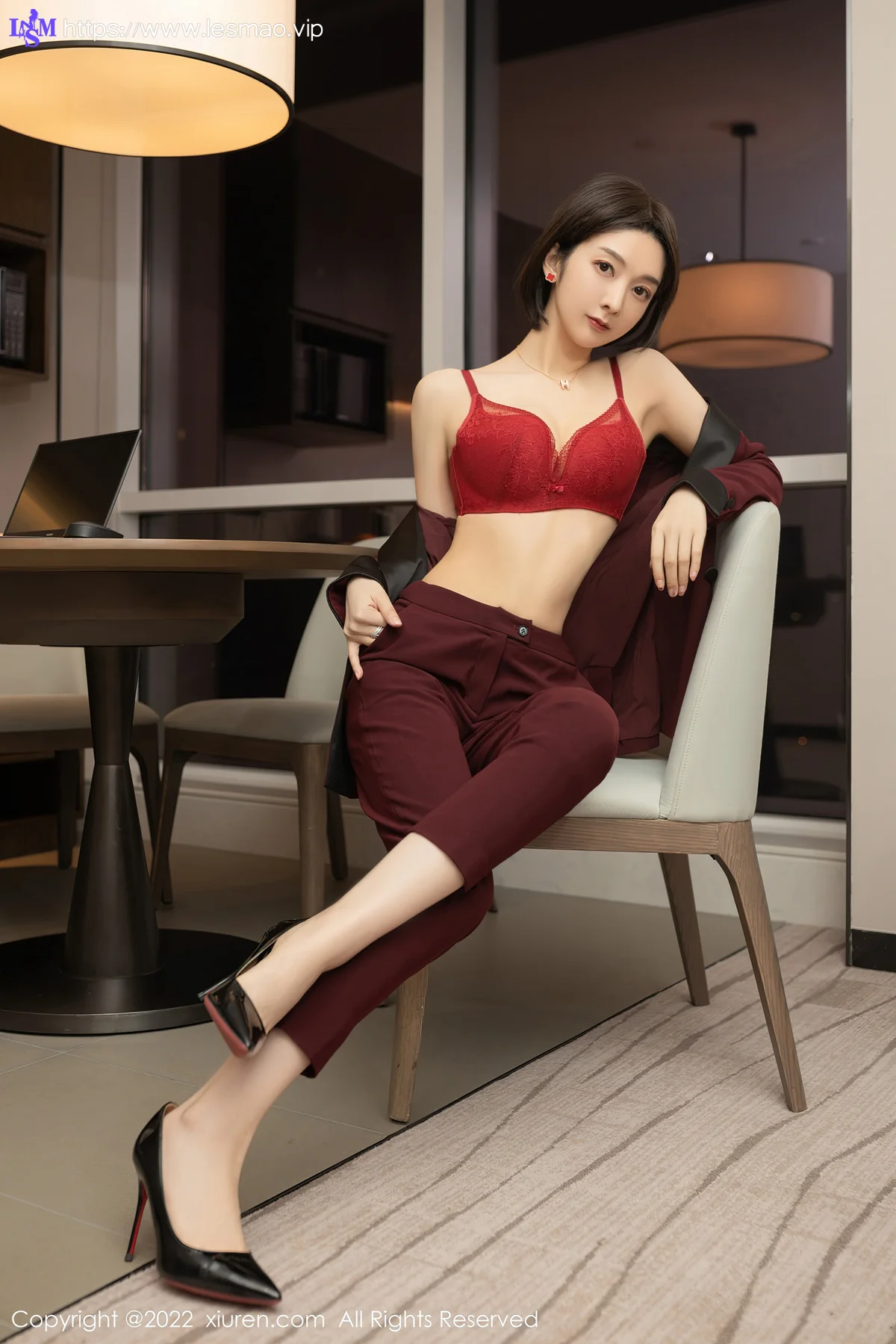 XiuRen 秀人 No.5111 角色扮演女老板 Angela小热巴 性感写真3 - 32