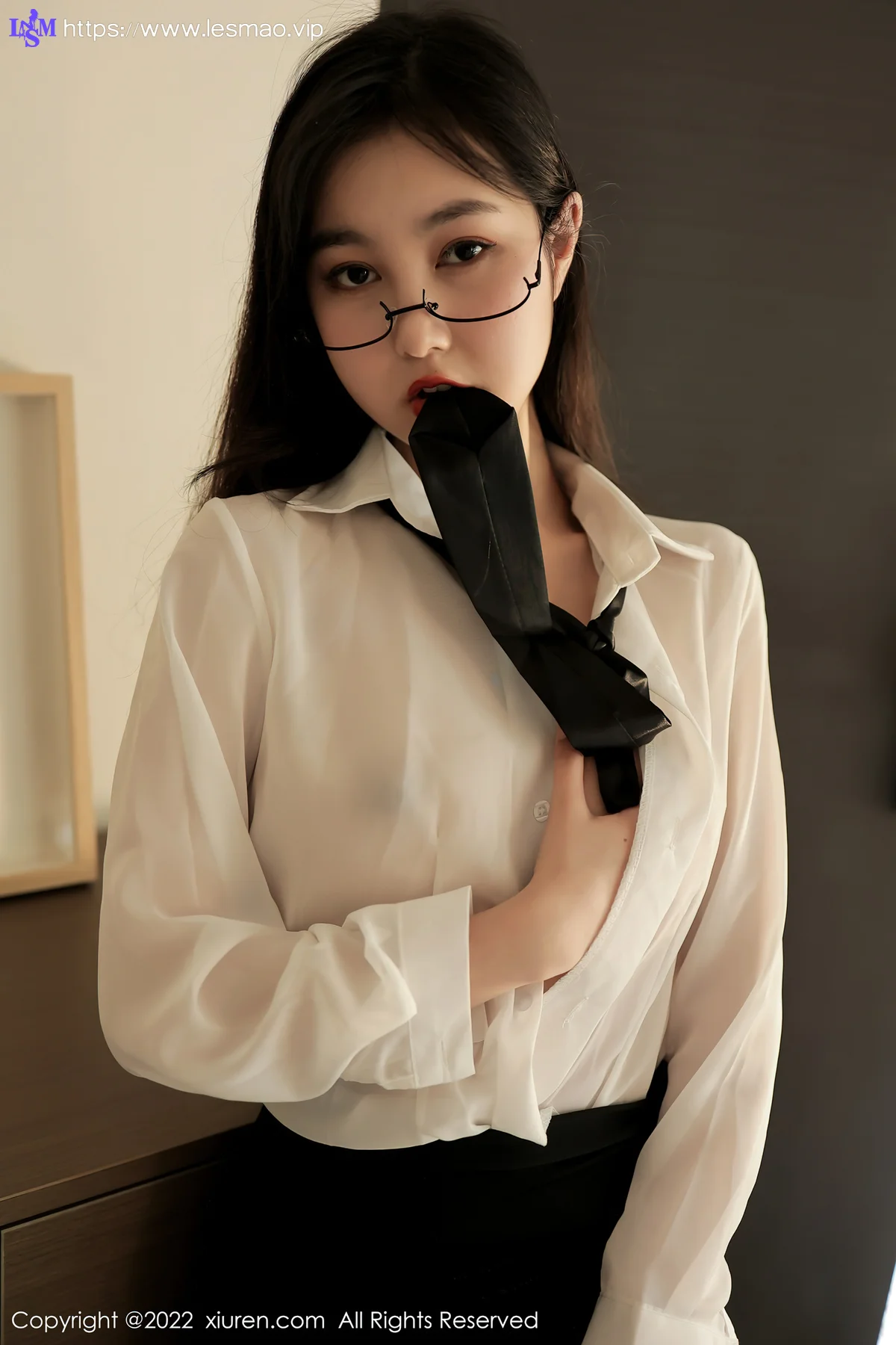 XiuRen 秀人 No.5117 眼镜萝莉 谢晚晚 性感写真22 - 21