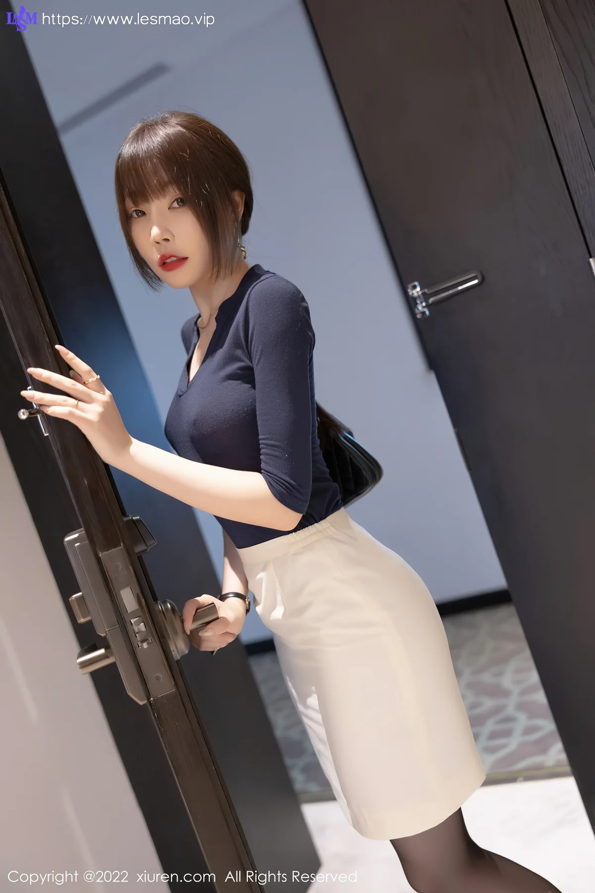 XiuRen 秀人 No.5132 诱人黑丝 芝芝Booty 性感写真11 - 26