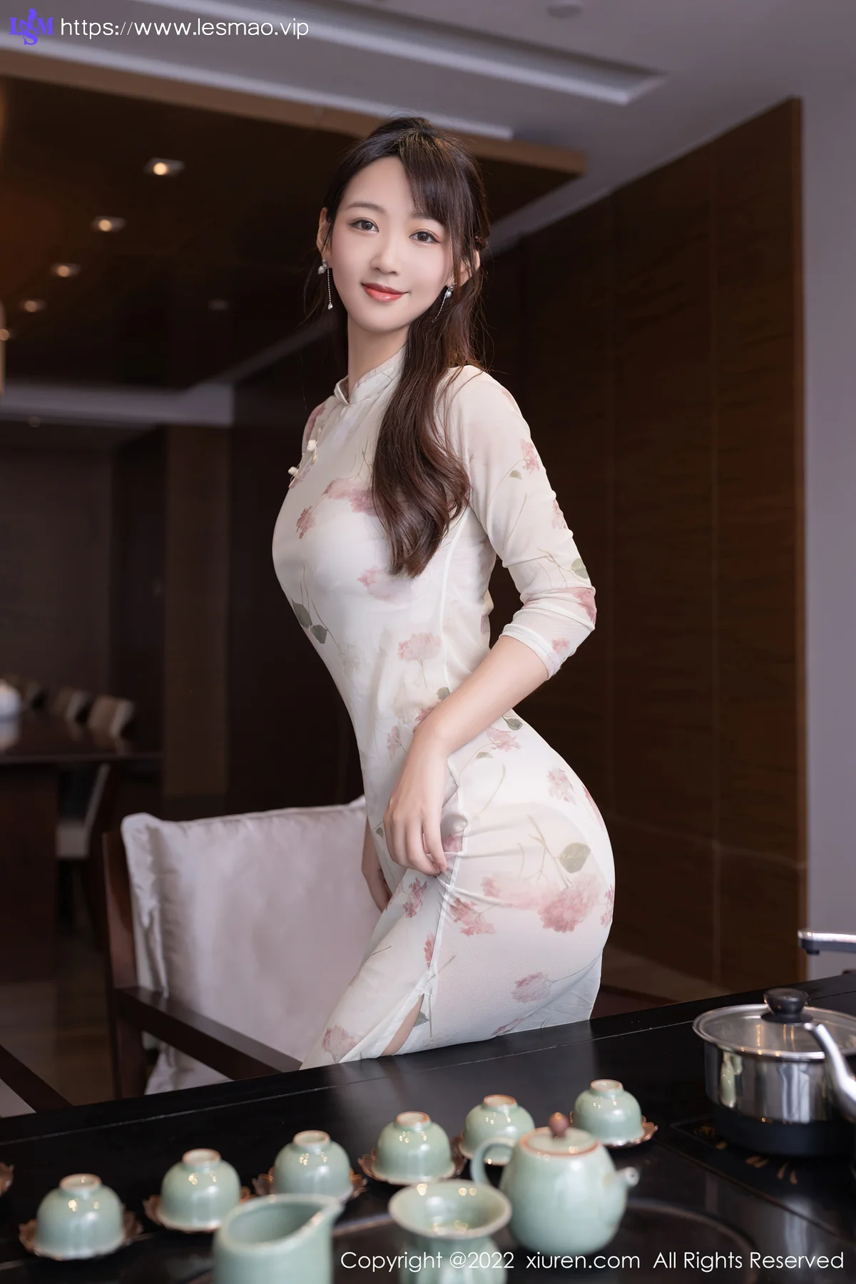 XiuRen 秀人 No.5139 轻透旗袍 唐安琪 广州旅拍11 - 17