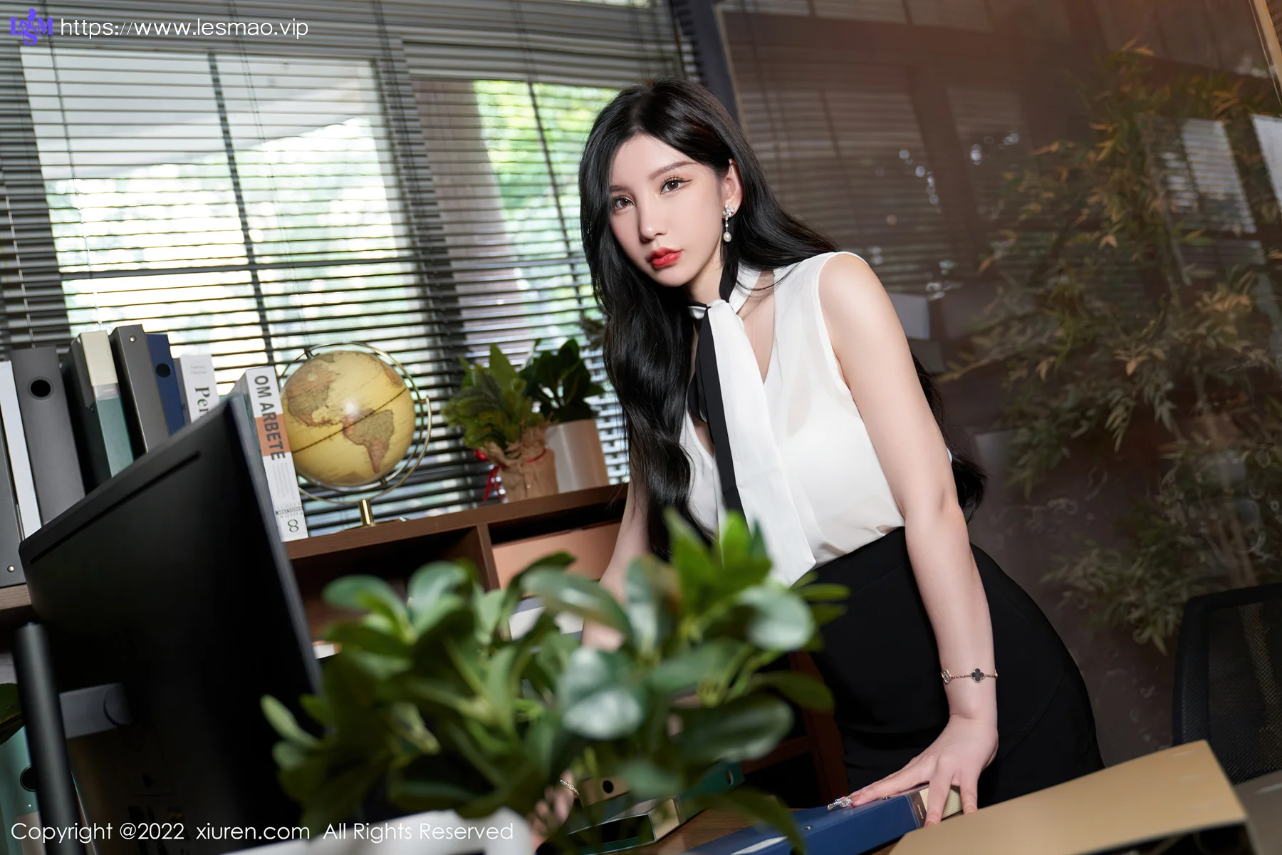 XiuRen 秀人 No.5217 私家女侦探剧情风格 周于希Sally 心愿旅拍11 - 16