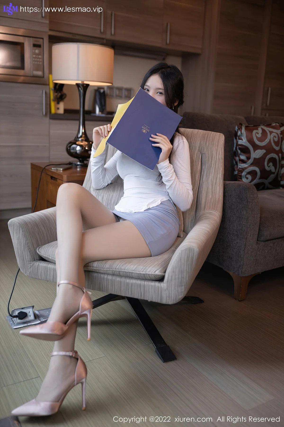 XiuRen 秀人 No.5305 灰色丝袜 利世 性感写真22 - 27