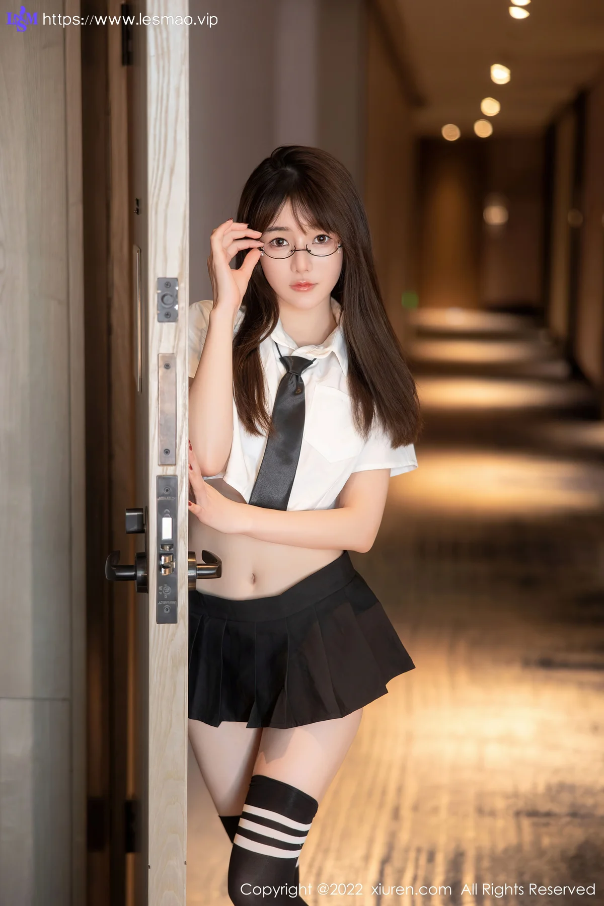 XiuRen 秀人 No.5365 学妹制服诱惑 婠婠么 性感写真 - 4
