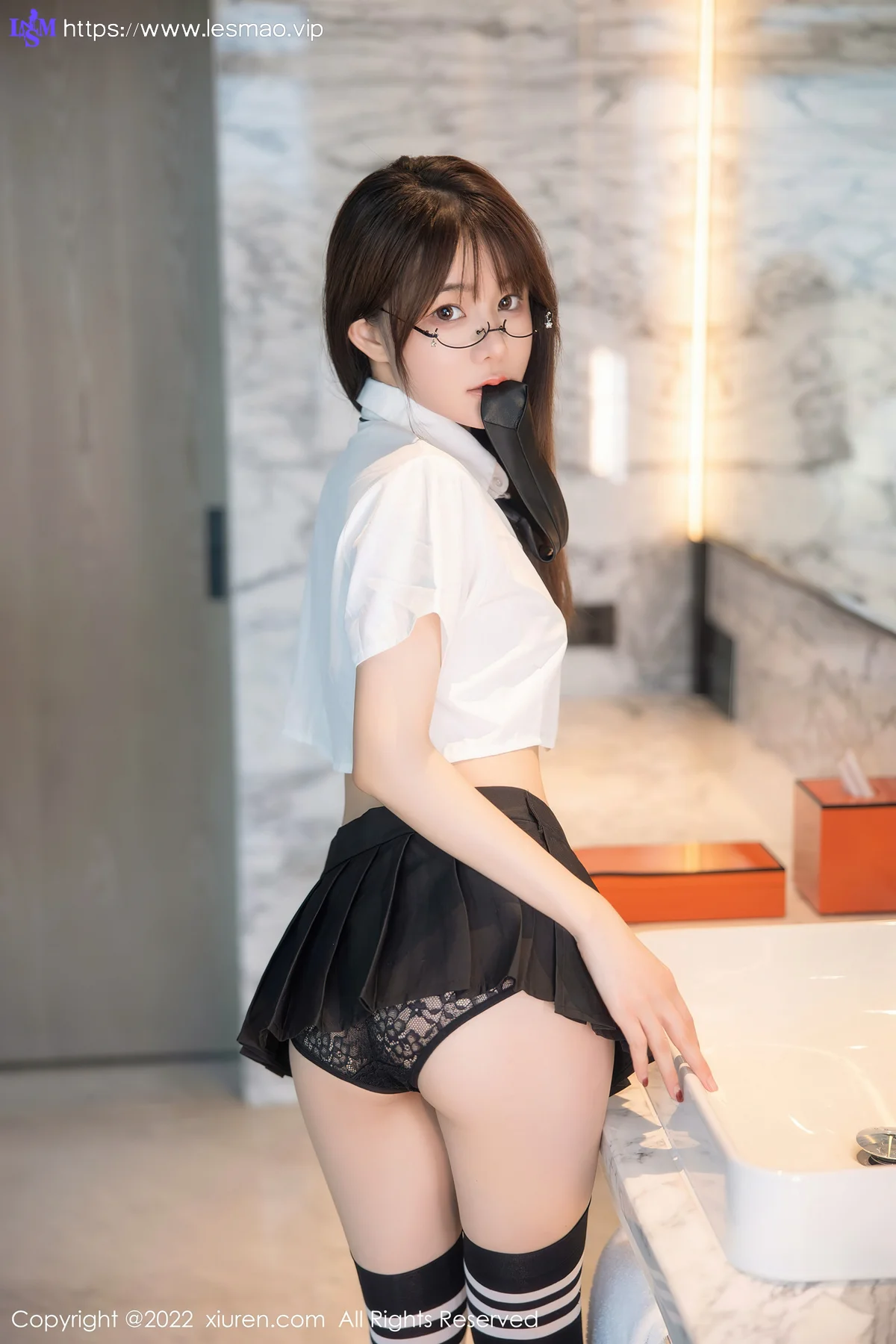 XiuRen 秀人 No.5365 学妹制服诱惑 婠婠么 性感写真 - 48