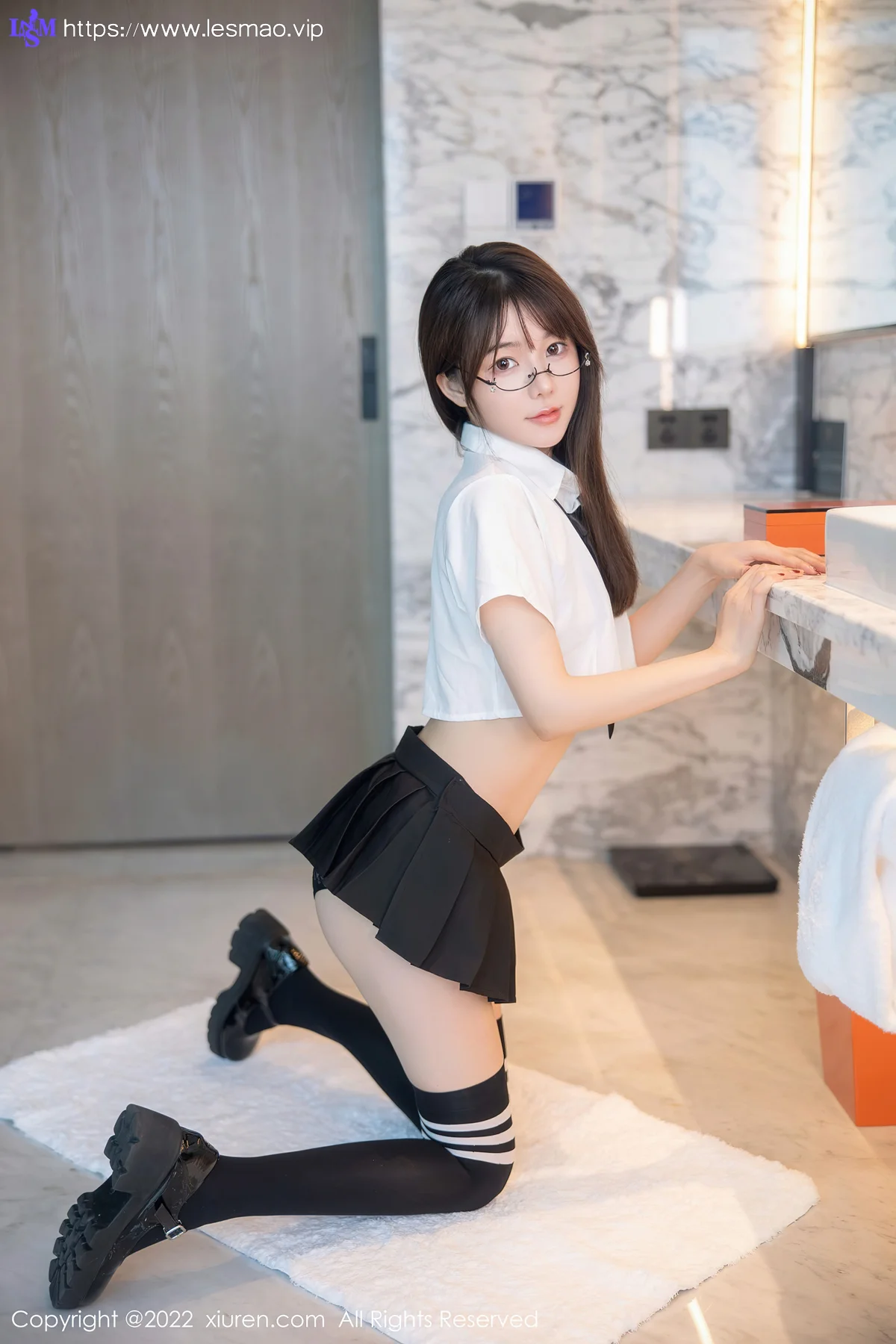 XiuRen 秀人 No.5365 学妹制服诱惑 婠婠么 性感写真 - 53