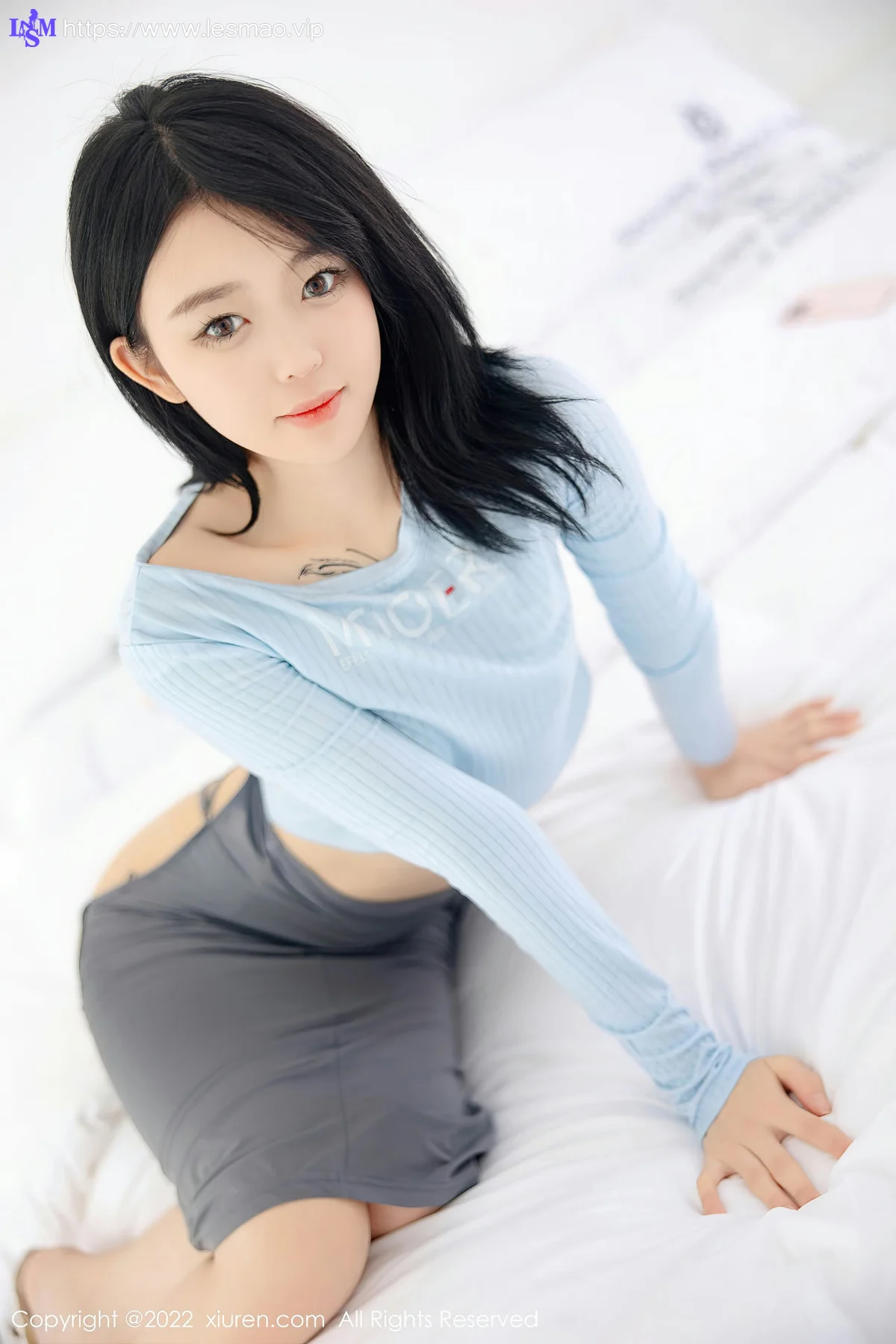 XiuRen 秀人 No.5453 灰色短裙 小麦是只喵 大理旅拍11 - 95