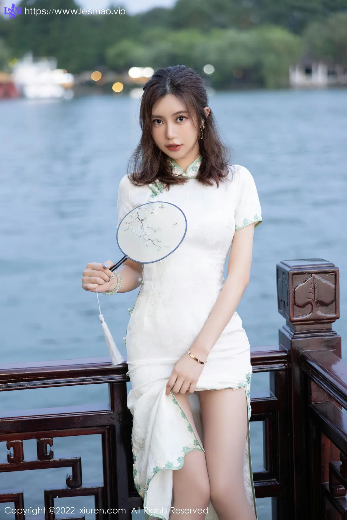 XiuRen 秀人 No.5468 白色旗袍 绮里嘉ula 海南心愿旅拍1 - 11