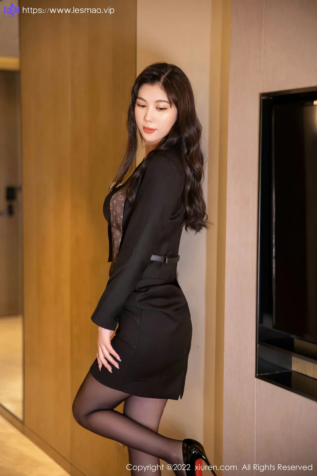 XiuRen 秀人 No.5471 职业ol 李雅柔182CM 性感写真 - 14