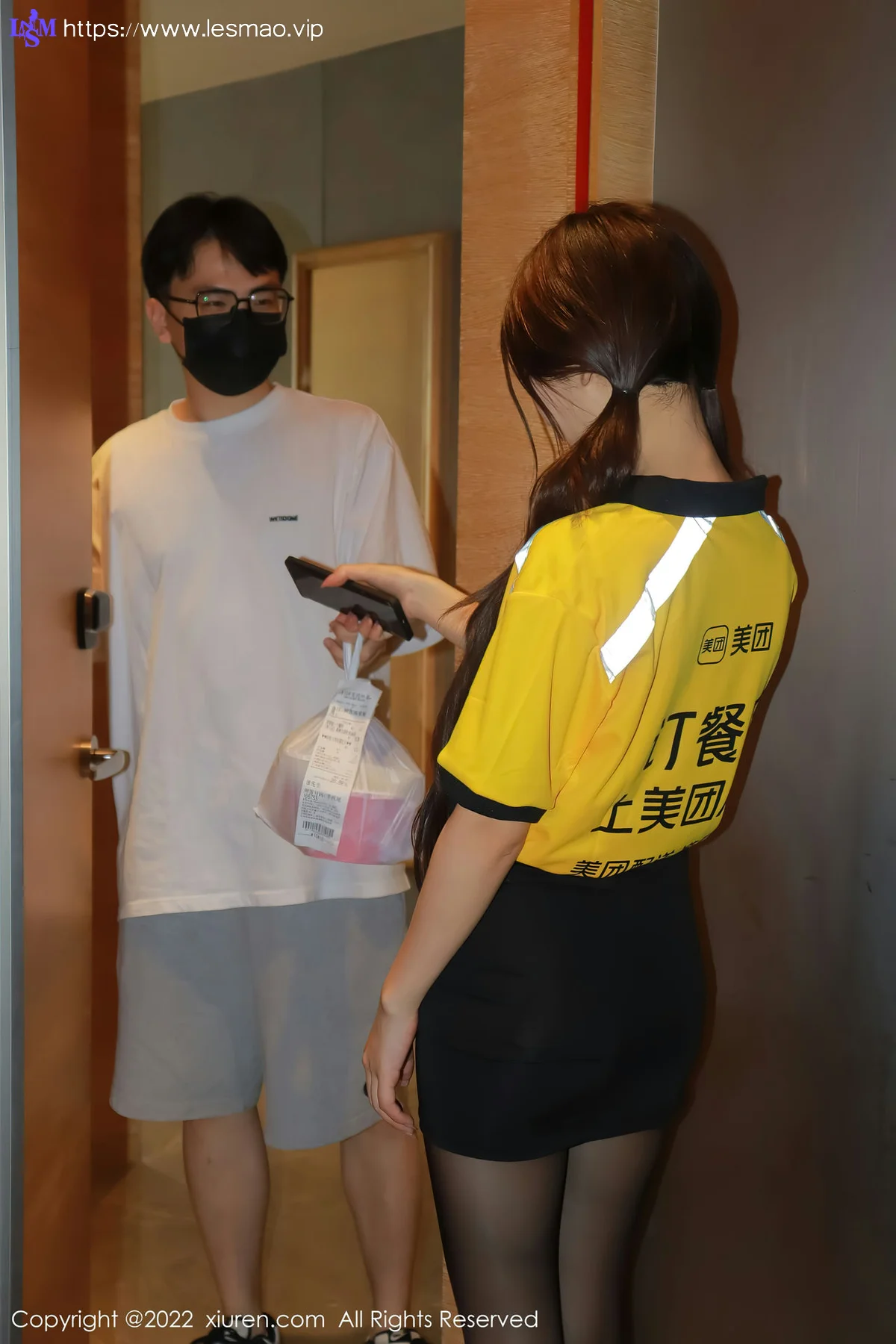 XiuRen 秀人 No.5481 美团外卖员角色扮演 hebe韩心雨 香格里拉旅拍33 - 11