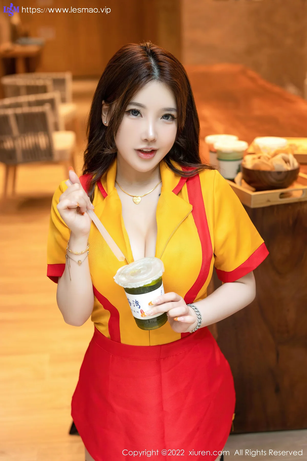 XiuRen 秀人 No.5509 服务员制服 小海臀Rena 海南万宁旅拍 - 12