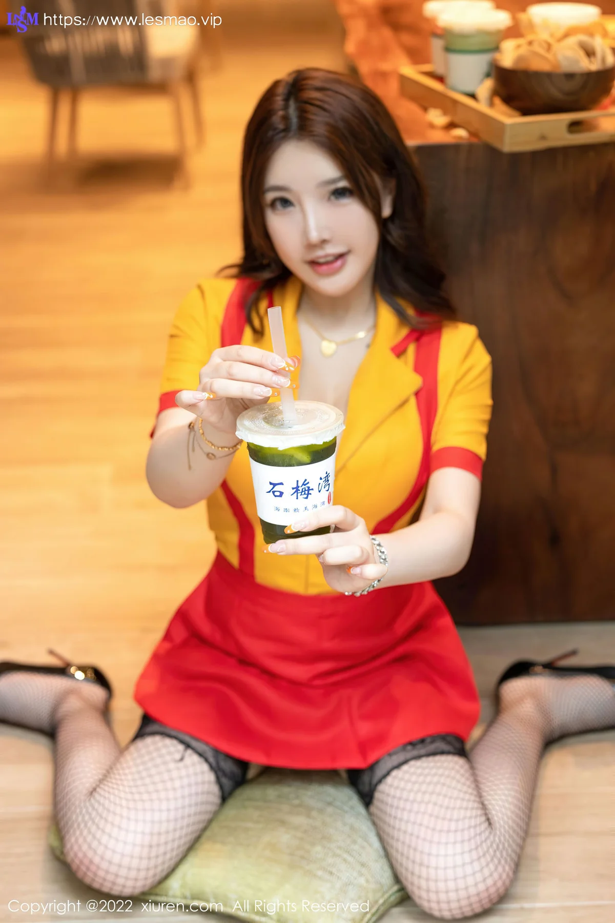 XiuRen 秀人 No.5509 服务员制服 小海臀Rena 海南万宁旅拍 - 14